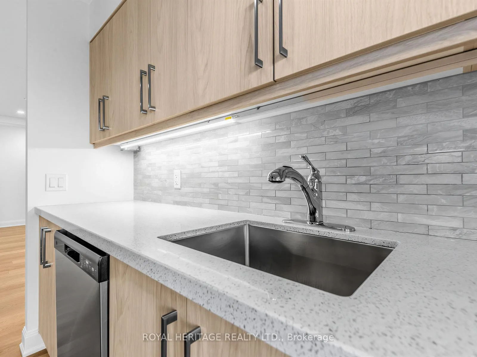 Photo 27 of Unit 2305, 2181 Yonge Street, Toronto, Mount Pleasant West — HOMEH