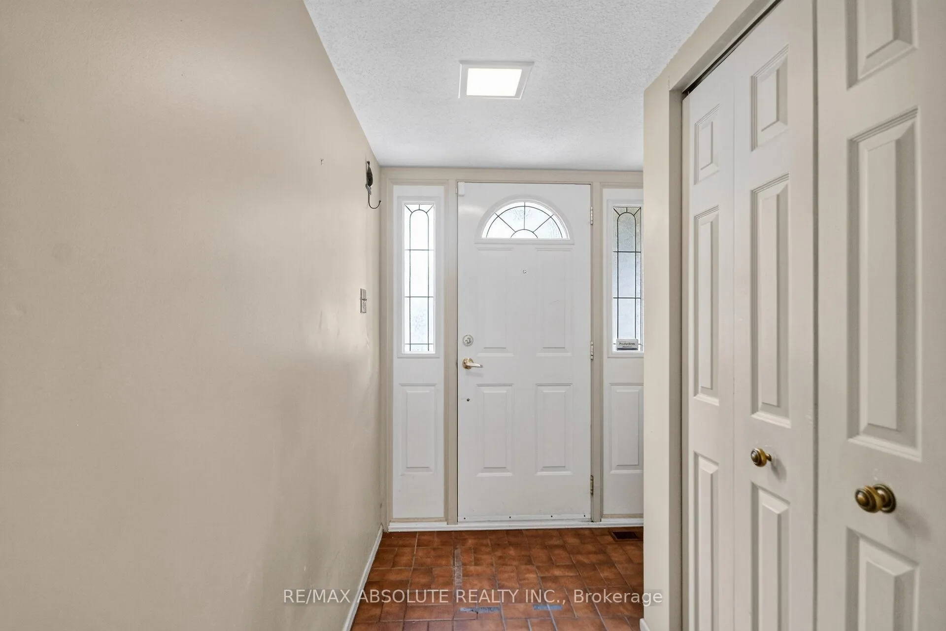 Photo 2 of 32 Sage Crescent, Ottawa, Barrhaven - Pheasant Run — HOMEH