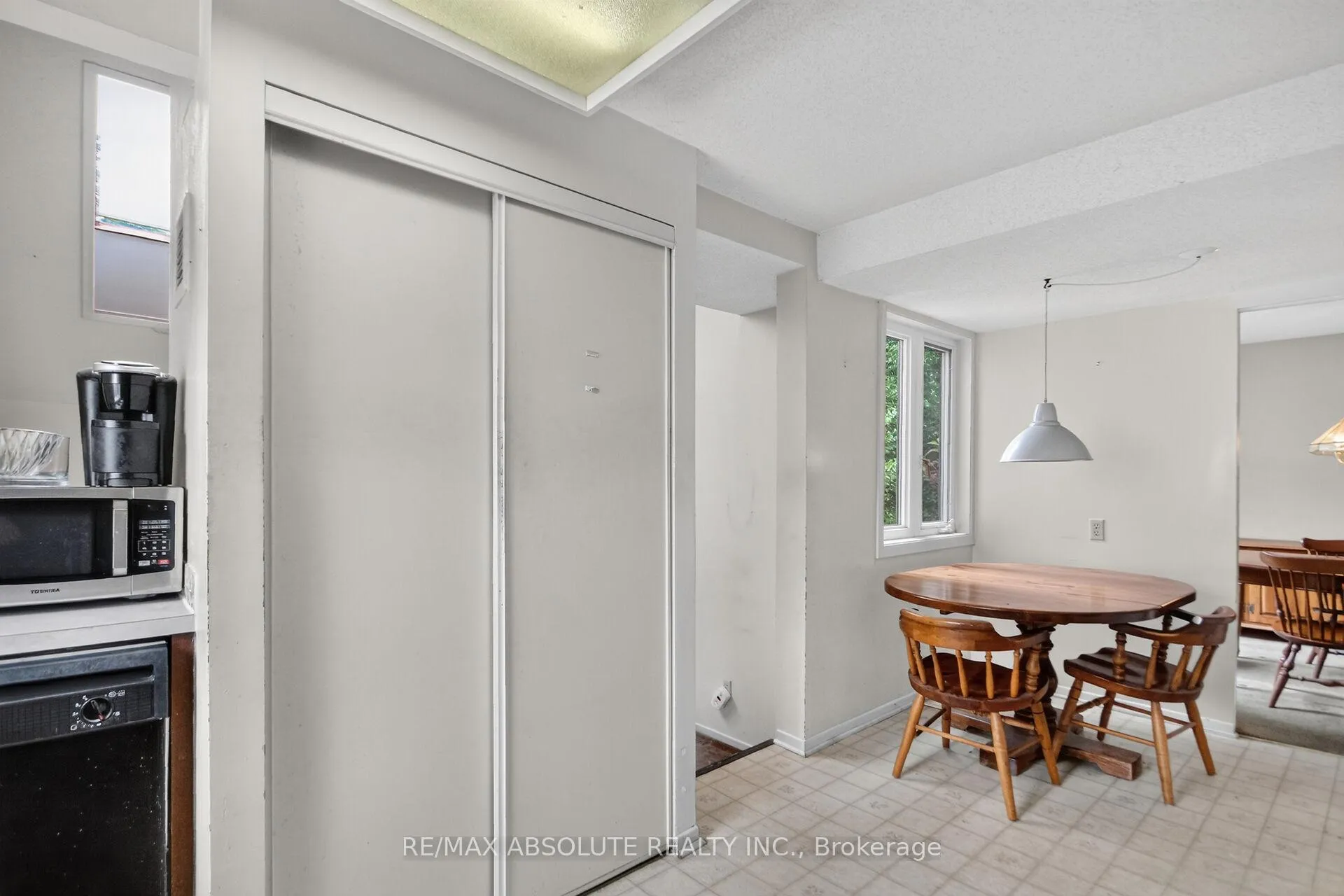 Photo 16 of 32 Sage Crescent, Ottawa, Barrhaven - Pheasant Run — HOMEH