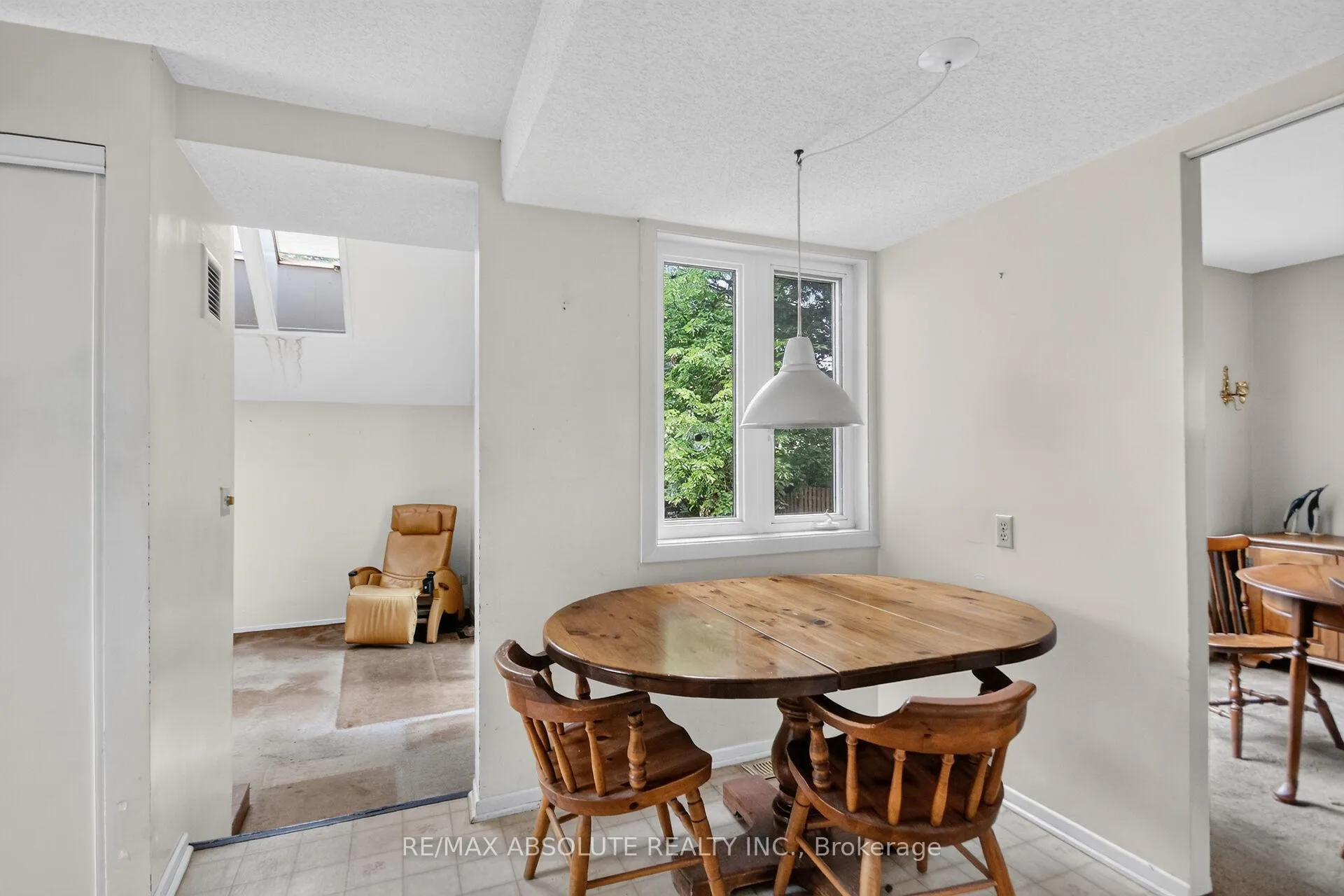 Photo 17 of 32 Sage Crescent, Ottawa, Barrhaven - Pheasant Run — HOMEH