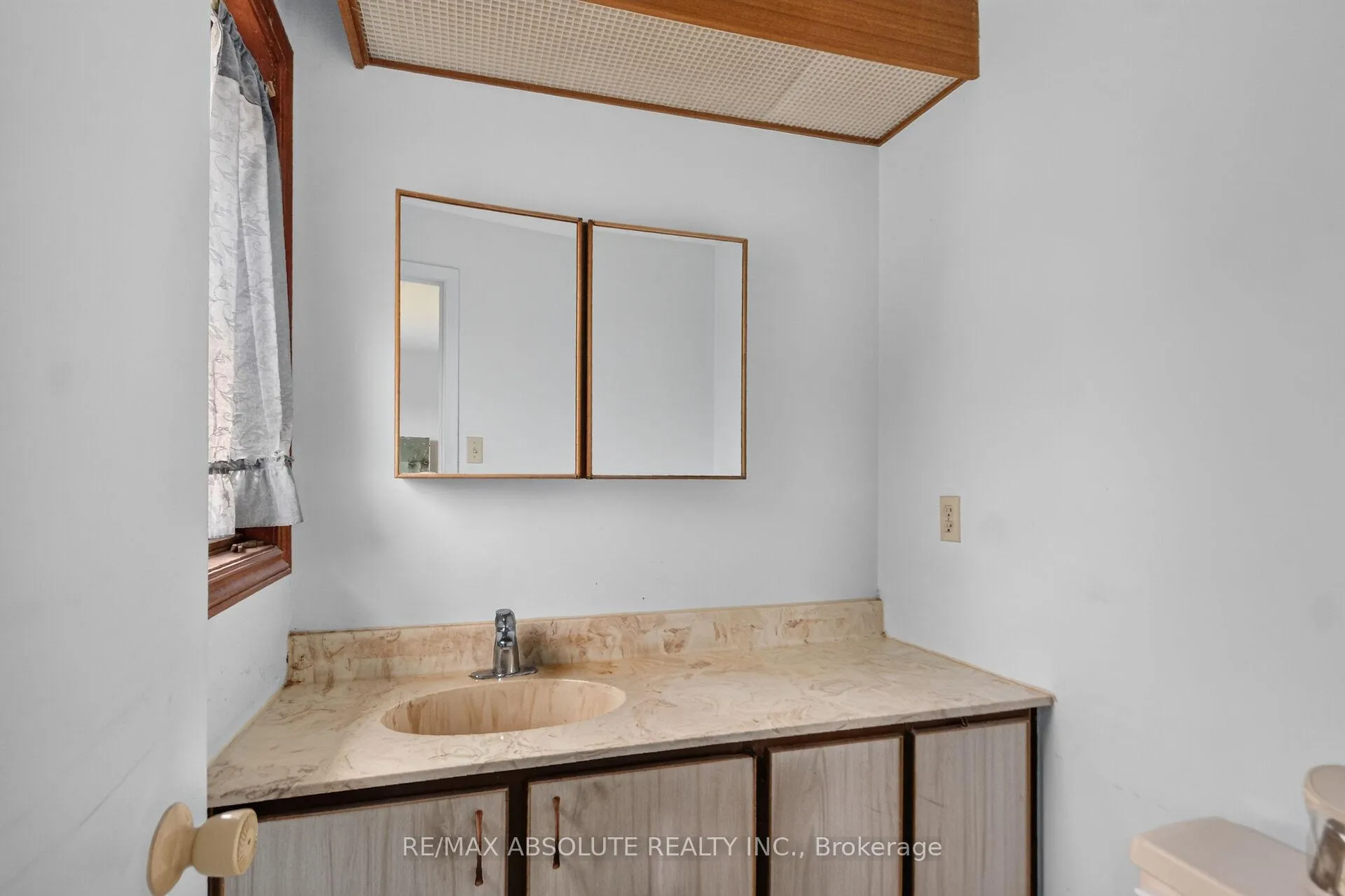 Photo 31 of 32 Sage Crescent, Ottawa, Barrhaven - Pheasant Run — HOMEH