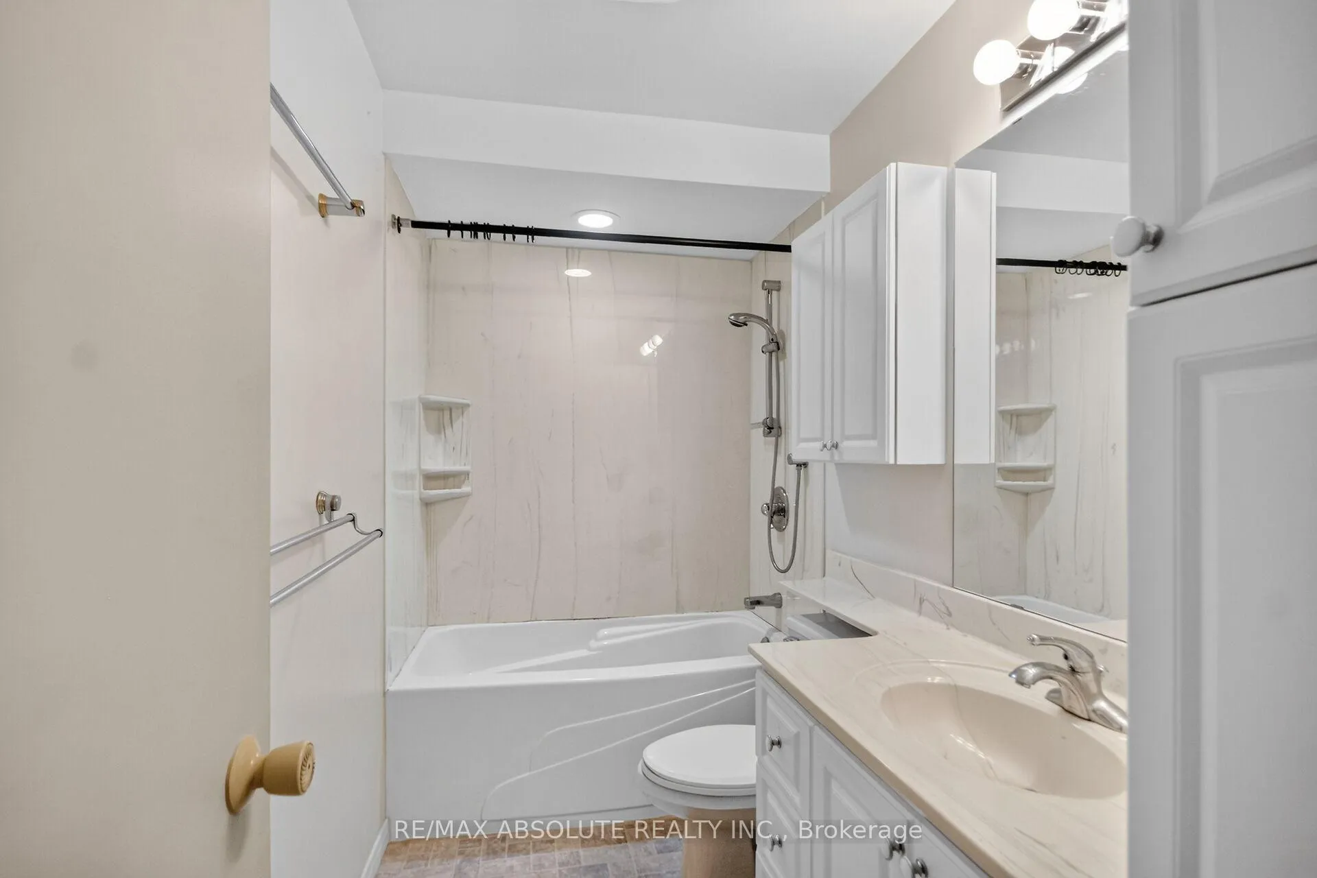 Photo 34 of 32 Sage Crescent, Ottawa, Barrhaven - Pheasant Run — HOMEH