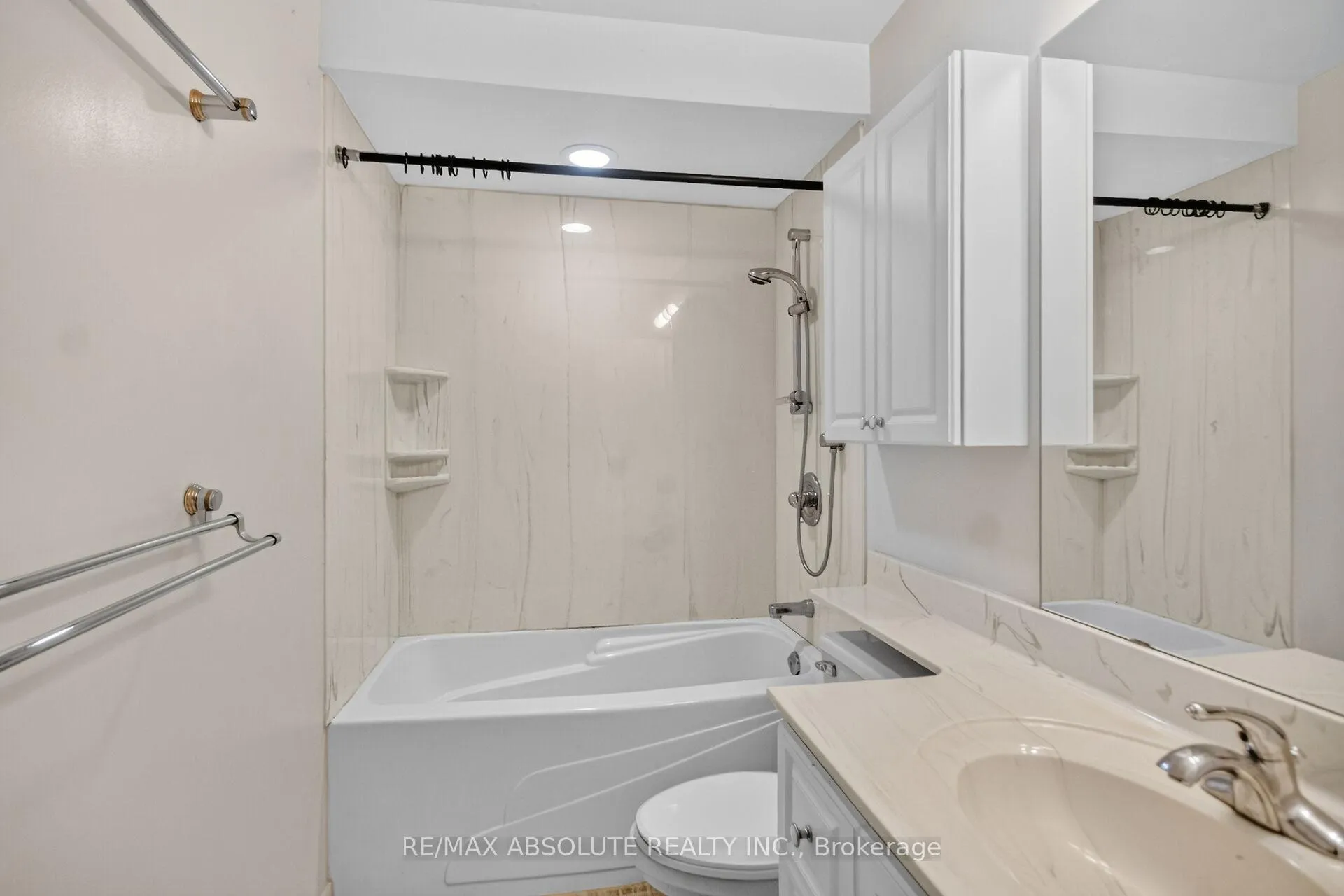Photo 35 of 32 Sage Crescent, Ottawa, Barrhaven - Pheasant Run — HOMEH