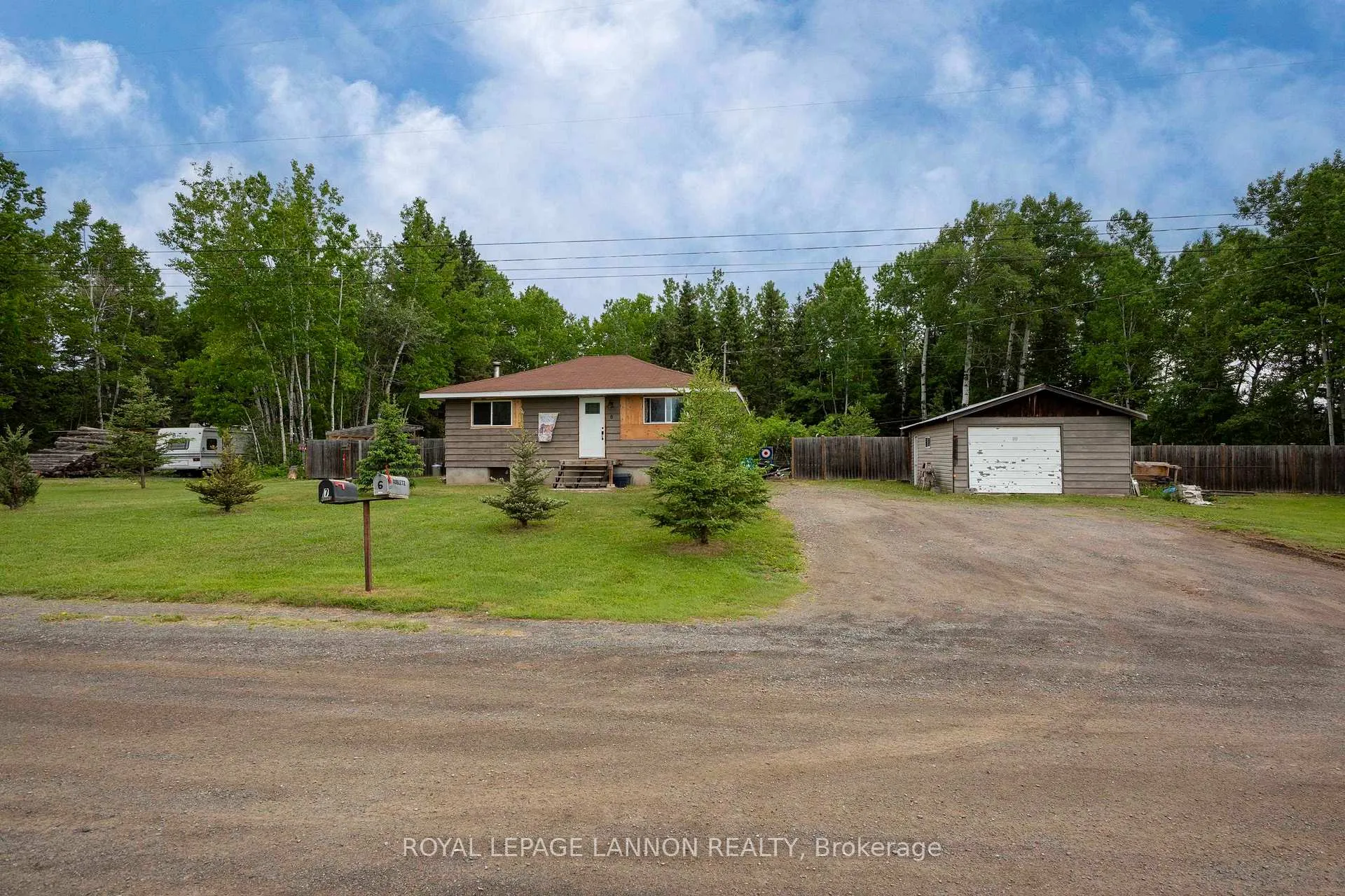 Front of 6 Hume Rd W