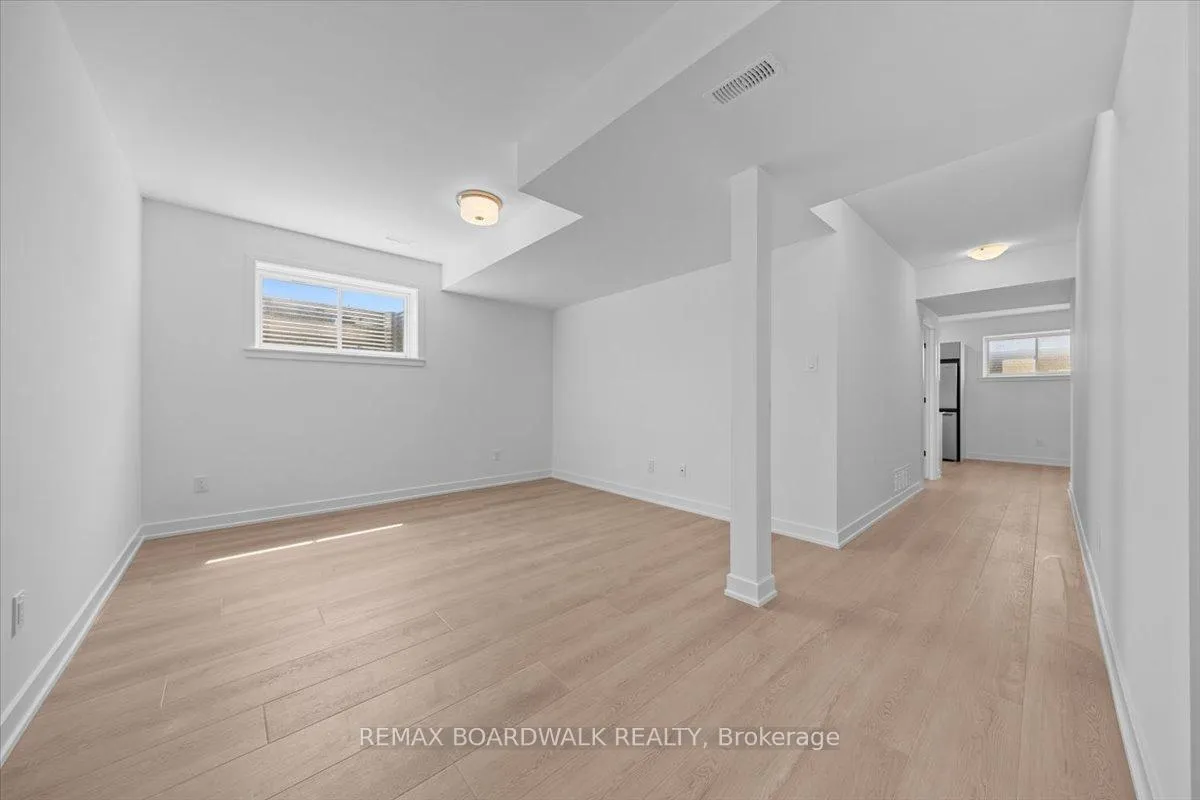 Photo 4 of 141 Shelleright Street, Ottawa, Kanata - Emerald Meadows/Trailwest — HOMEH