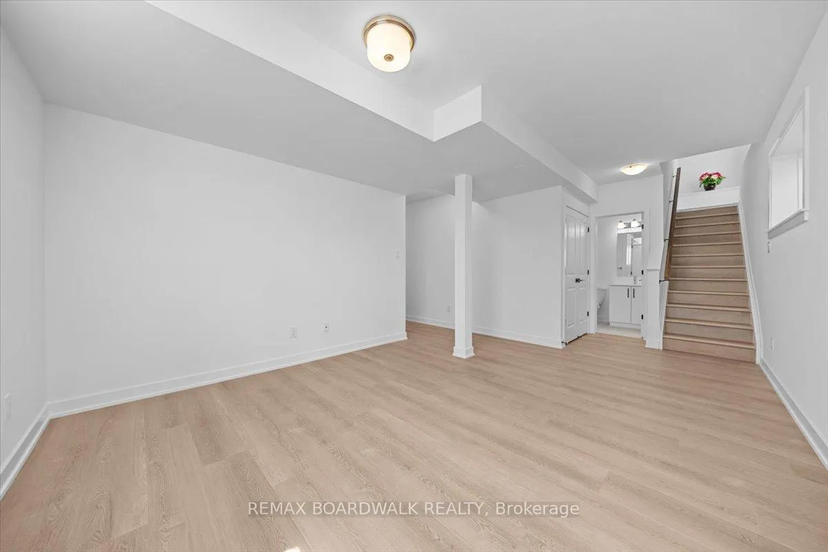 Photo 6 of 141 Shelleright Street, Ottawa, Kanata - Emerald Meadows/Trailwest — HOMEH