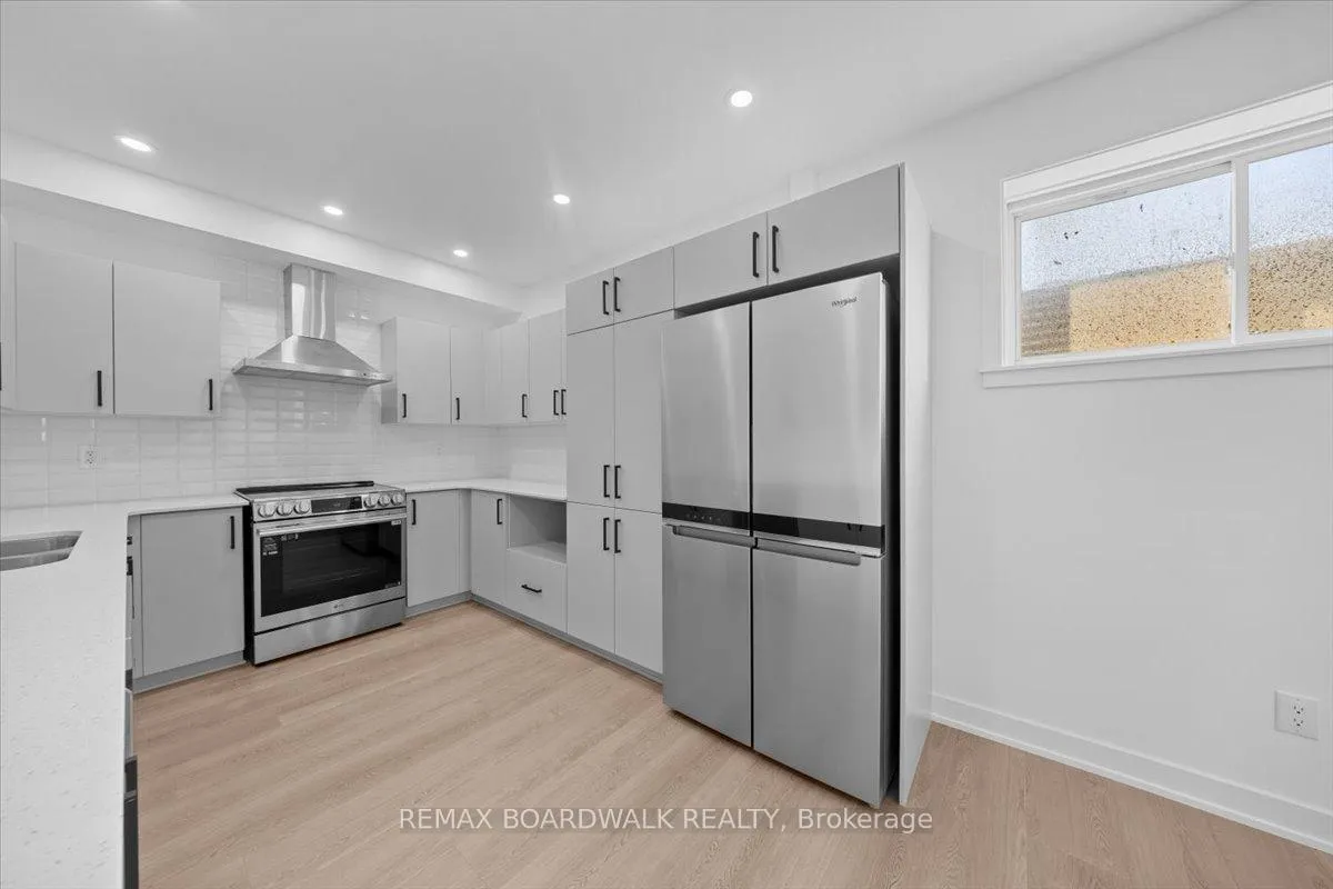 Photo 11 of 141 Shelleright Street, Ottawa, Kanata - Emerald Meadows/Trailwest — HOMEH