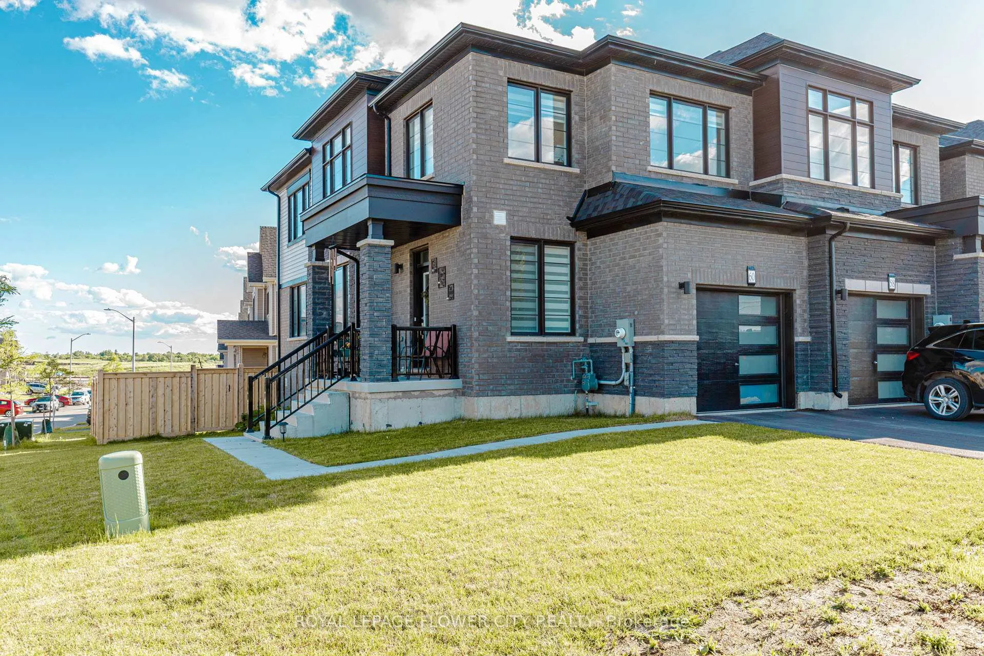 Photo 2 of 60 Granville Crescent, Haldimand — HOMEH