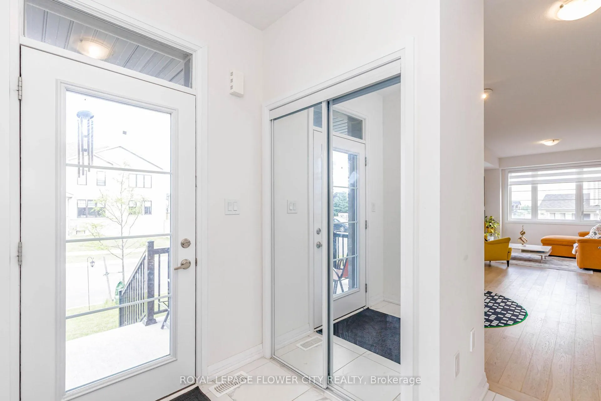 Photo 8 of 60 Granville Crescent, Haldimand — HOMEH