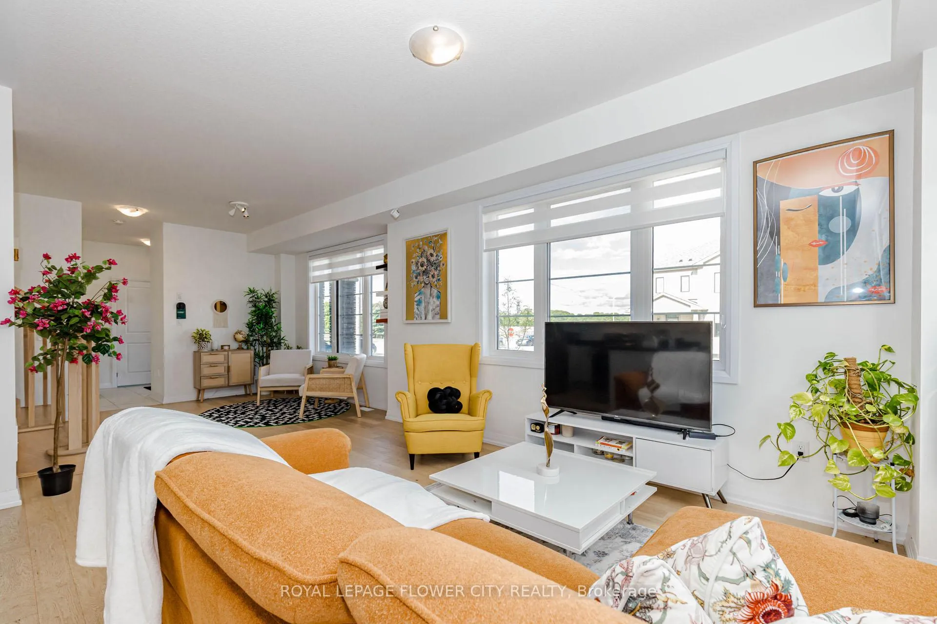 Photo 16 of 60 Granville Crescent, Haldimand — HOMEH