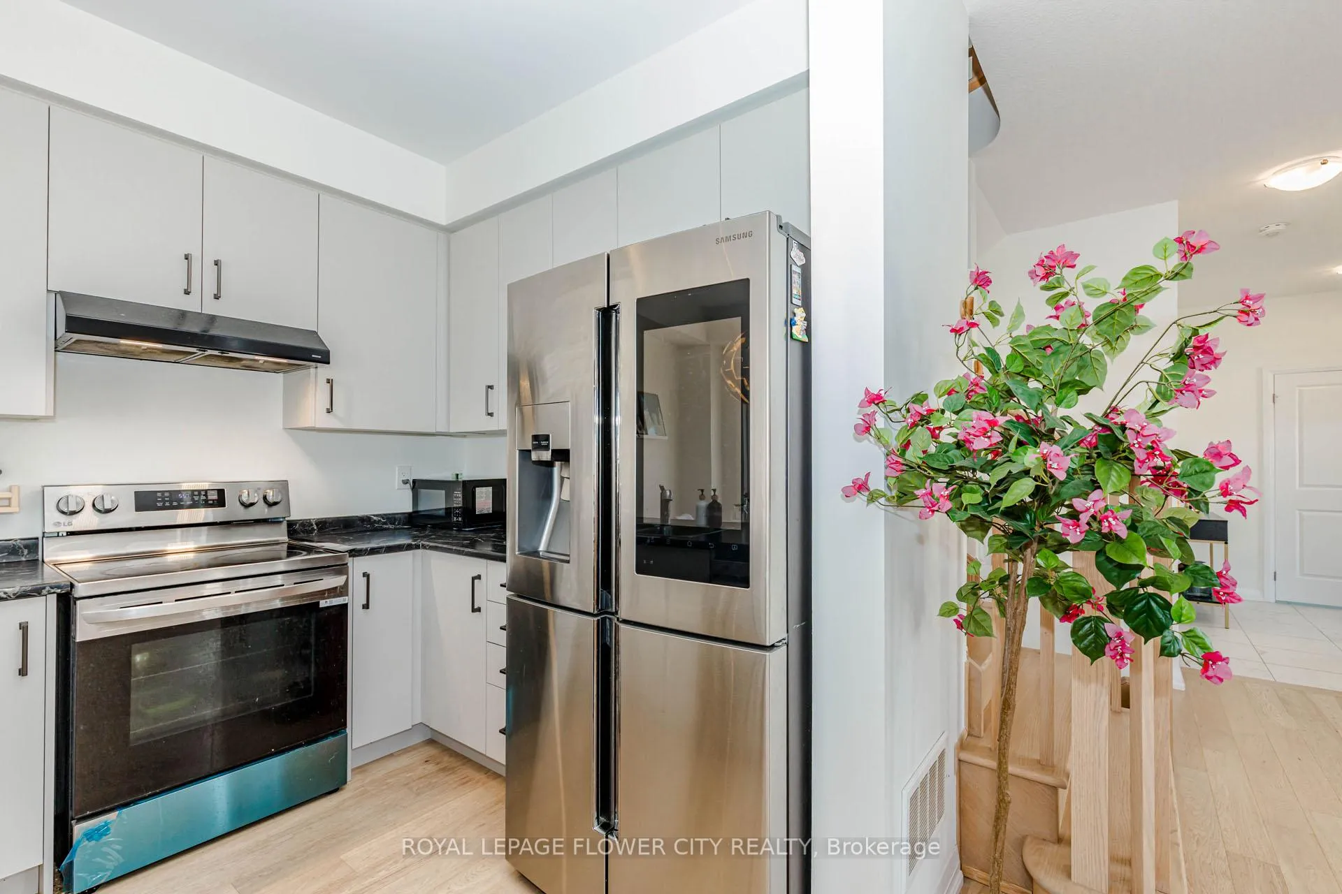 Photo 19 of 60 Granville Crescent, Haldimand — HOMEH