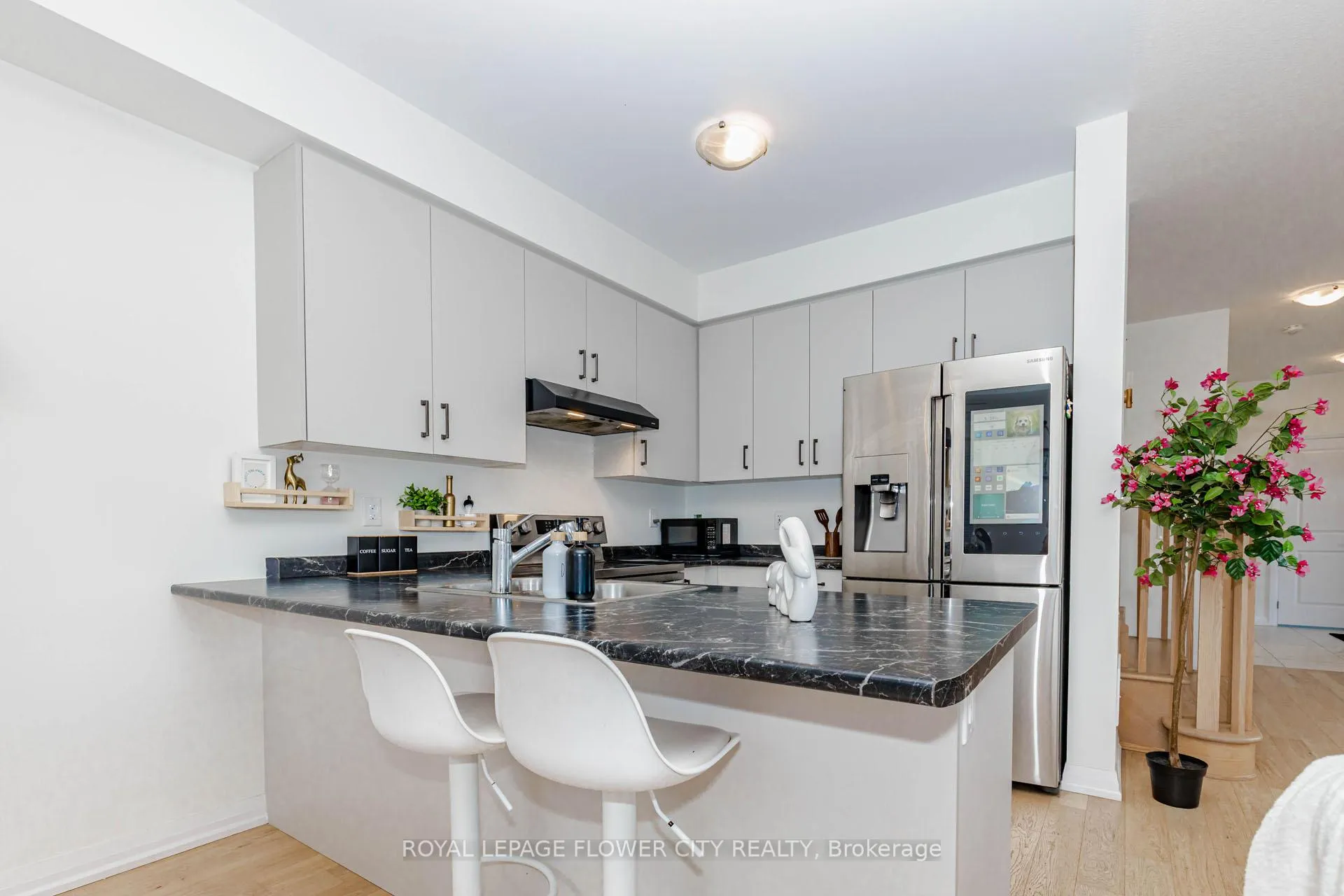Photo 23 of 60 Granville Crescent, Haldimand — HOMEH