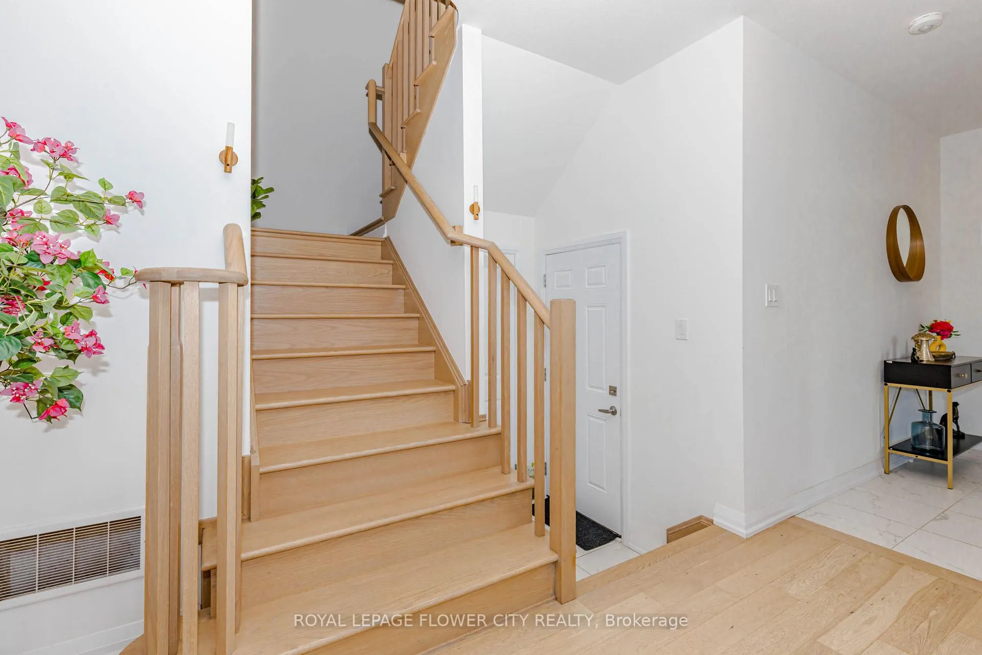 Photo 29 of 60 Granville Crescent, Haldimand — HOMEH