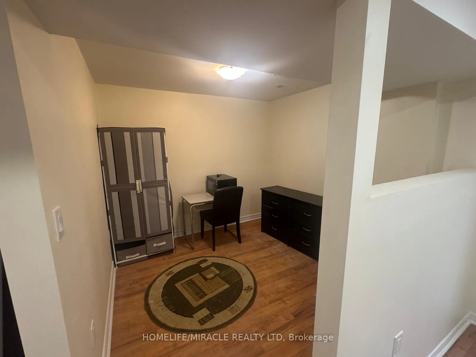Photo 2 of Unit BSMT, 5434 Sweetgrass Gate, Mississauga, East Credit — HOMEH