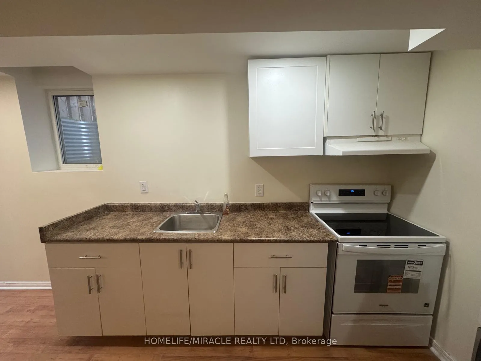 Photo 6 of Unit BSMT, 5434 Sweetgrass Gate, Mississauga, East Credit — HOMEH