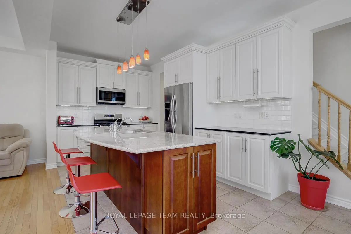 Photo 15 of 200 Rivertree Street, Ottawa, Kanata - Emerald Meadows/Trailwest — HOMEH