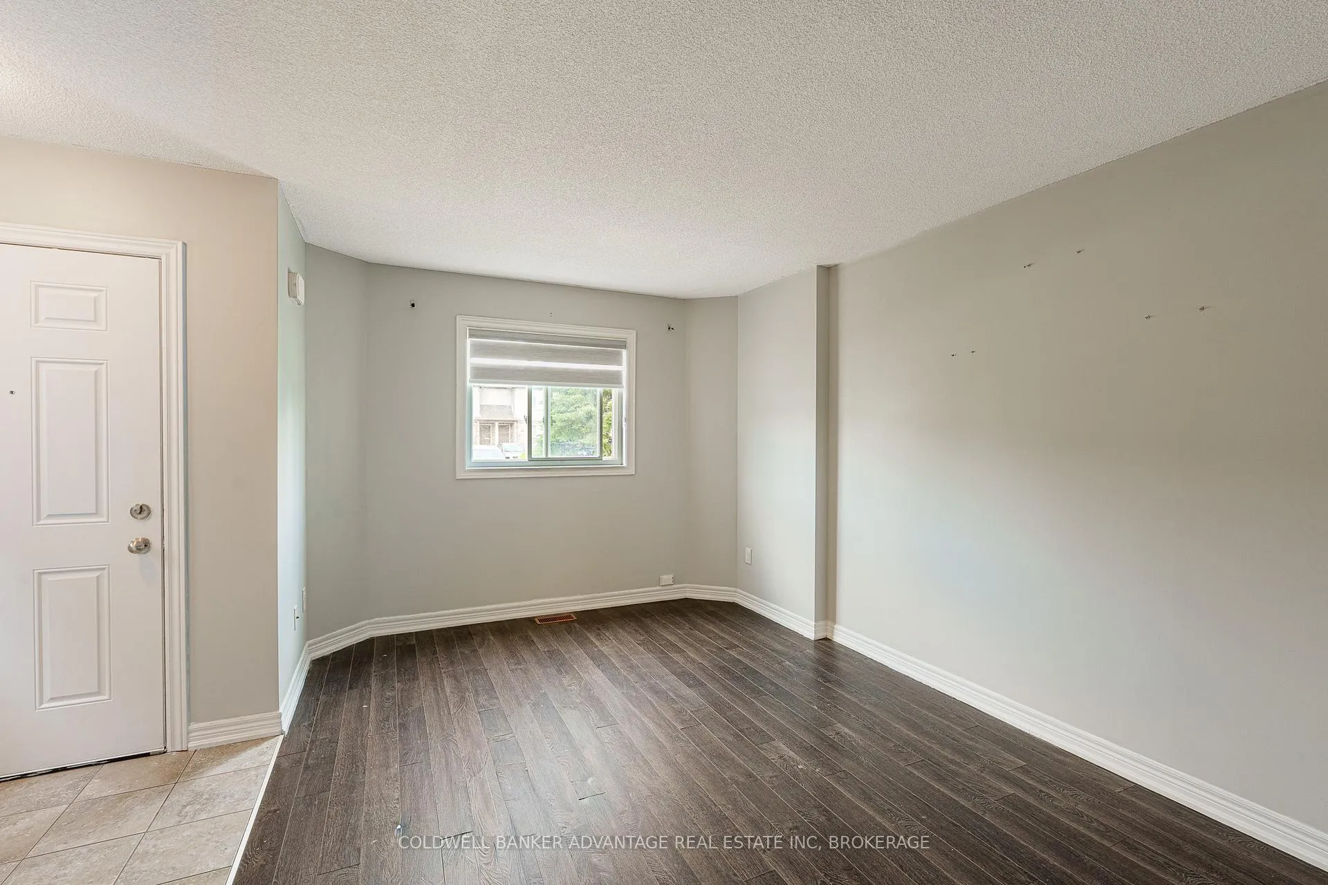 Photo 7 of Unit 8, 6117 Kelsey Crescent, Niagara Falls, Forestview — HOMEH