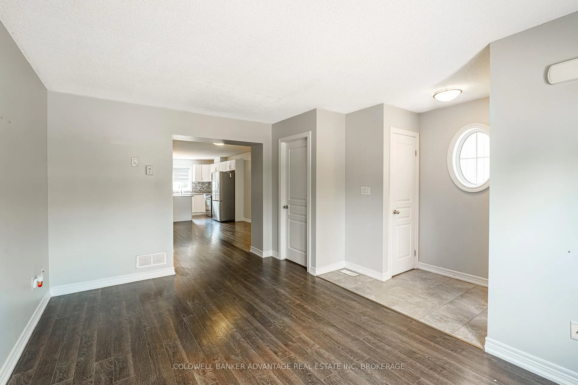 Photo 9 of Unit 8, 6117 Kelsey Crescent, Niagara Falls, Forestview — HOMEH