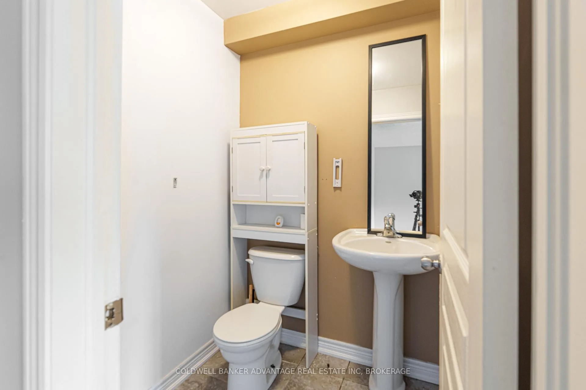 Photo 13 of Unit 8, 6117 Kelsey Crescent, Niagara Falls, Forestview — HOMEH