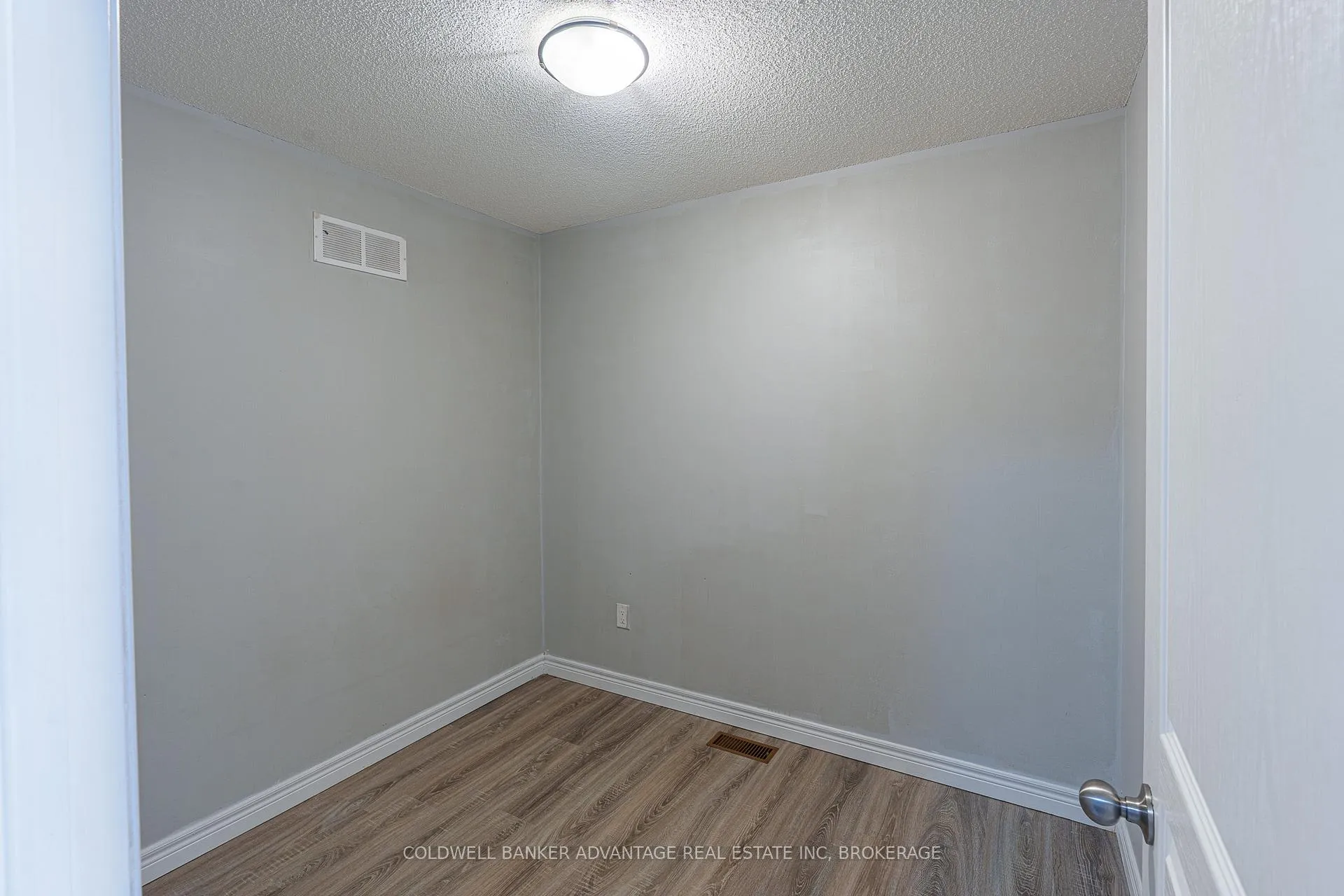 Photo 17 of Unit 8, 6117 Kelsey Crescent, Niagara Falls, Forestview — HOMEH