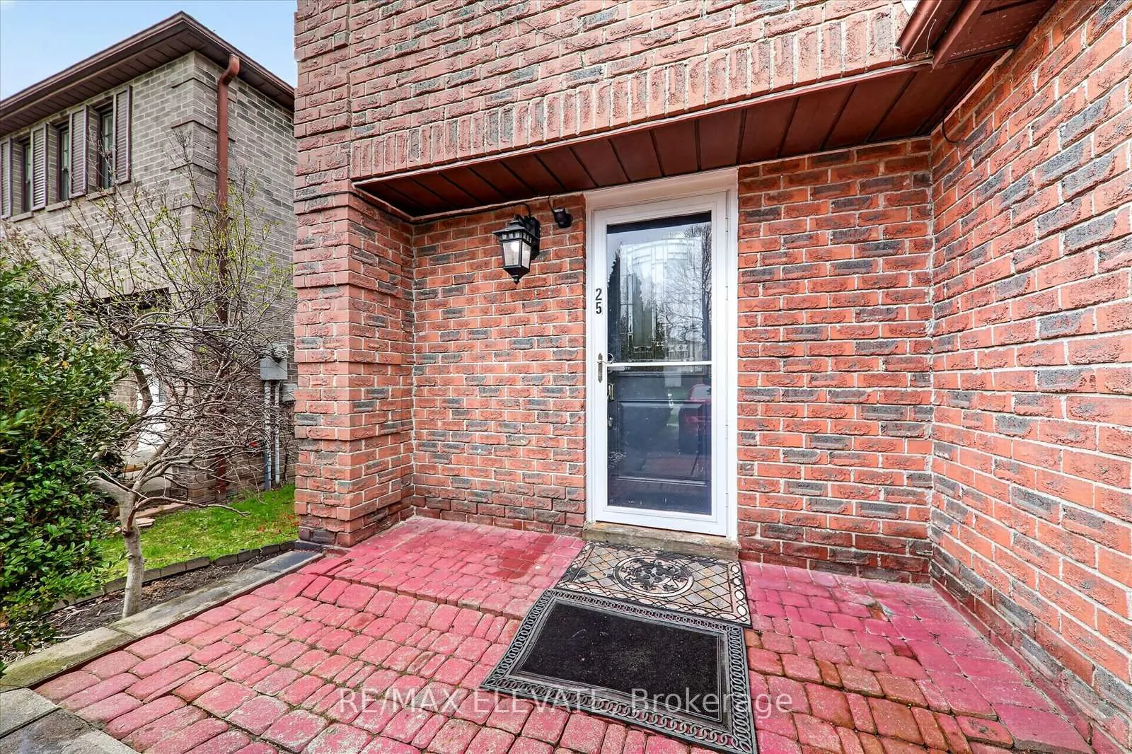 Photo 4 of 25 Stockbridge Crescent, Ajax, Central West — HOMEH