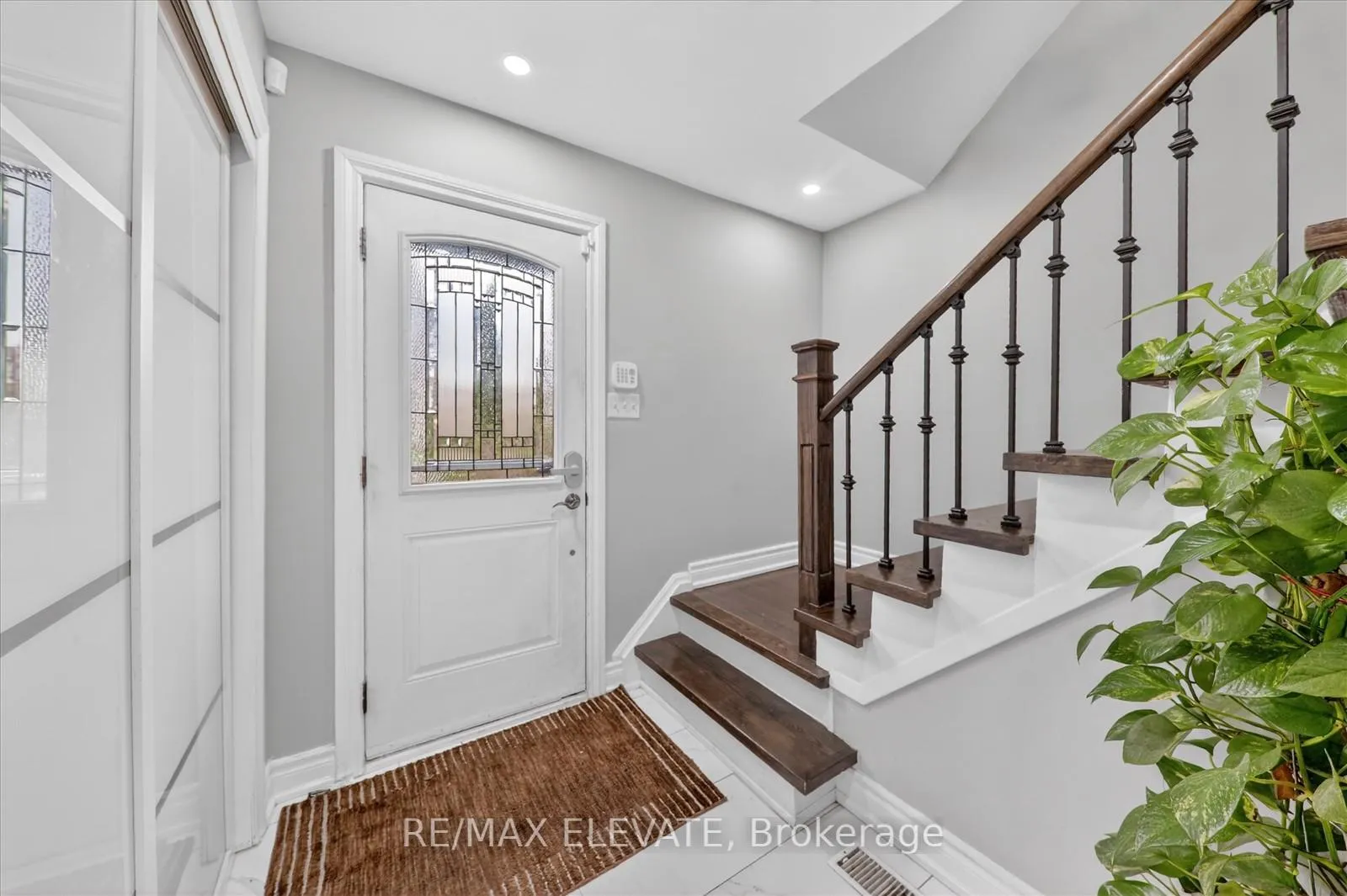 Photo 5 of 25 Stockbridge Crescent, Ajax, Central West — HOMEH