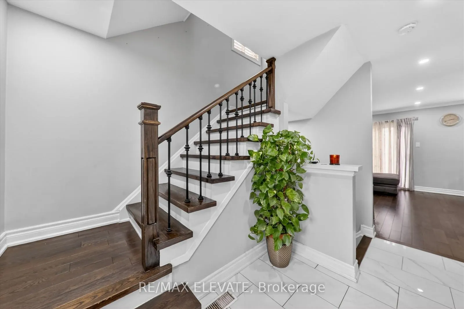 Photo 6 of 25 Stockbridge Crescent, Ajax, Central West — HOMEH
