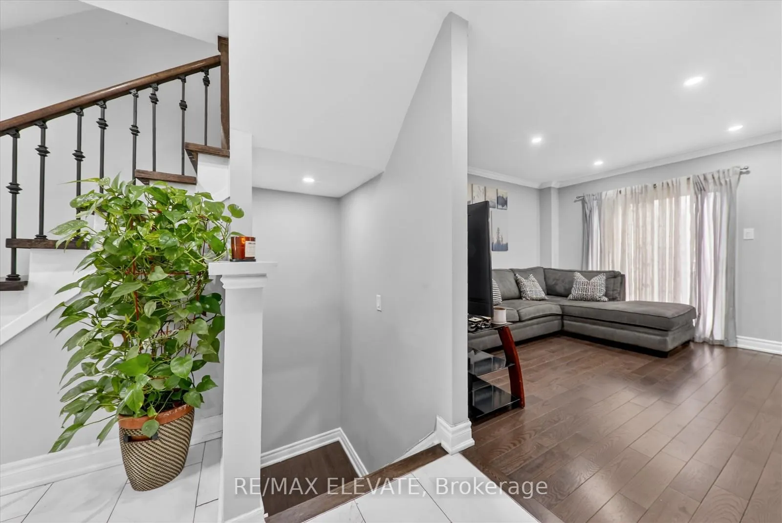 Photo 7 of 25 Stockbridge Crescent, Ajax, Central West — HOMEH