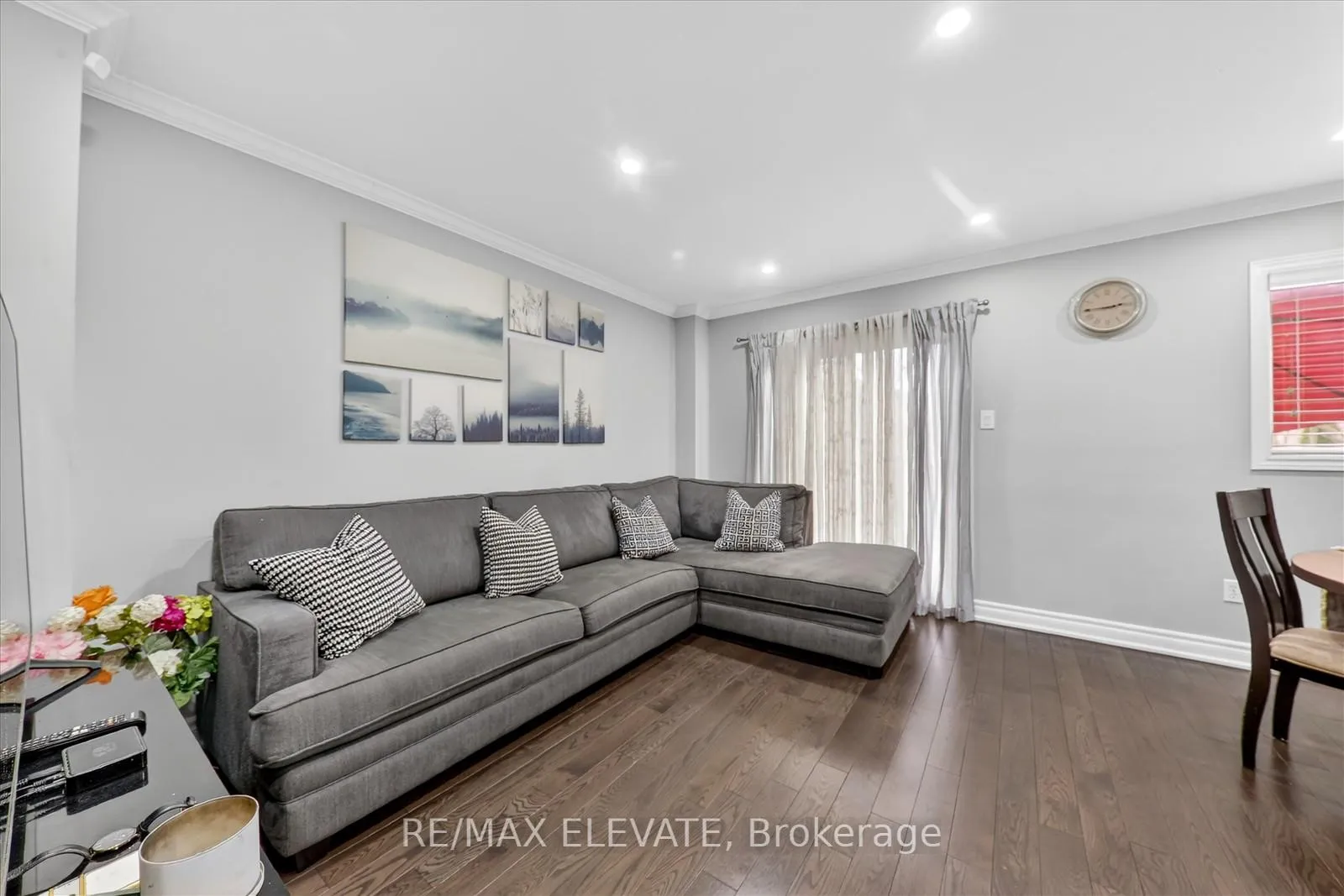 Photo 8 of 25 Stockbridge Crescent, Ajax, Central West — HOMEH