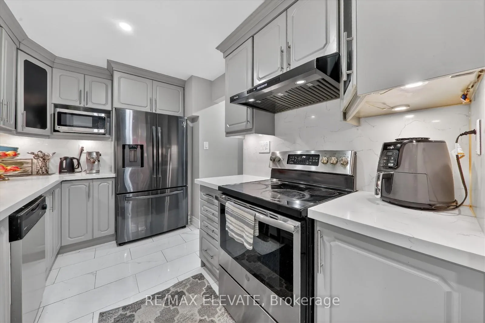 Photo 12 of 25 Stockbridge Crescent, Ajax, Central West — HOMEH