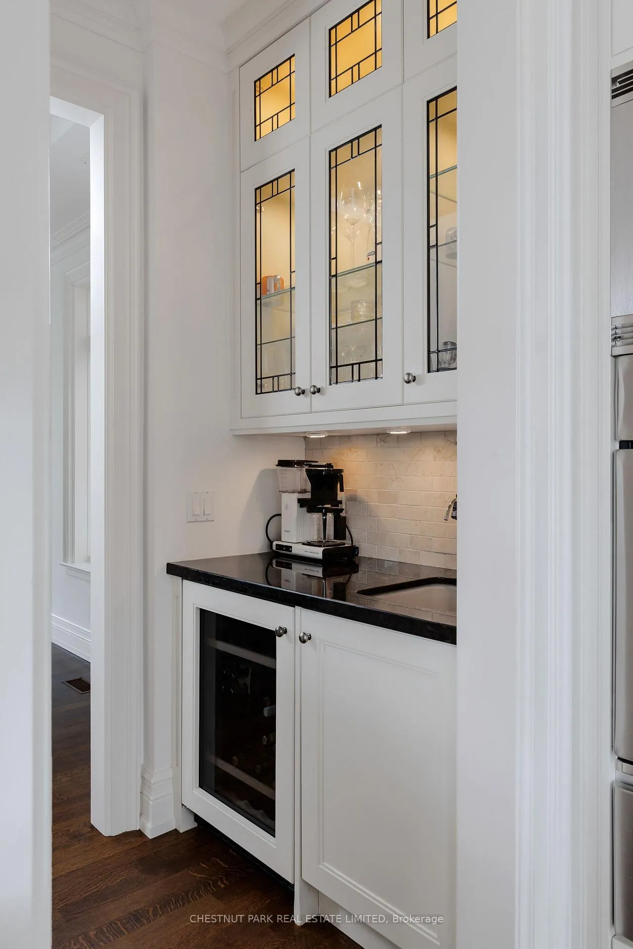 Photo 10 of 7 Strathgowan Crescent, Toronto, Lawrence Park South — HOMEH