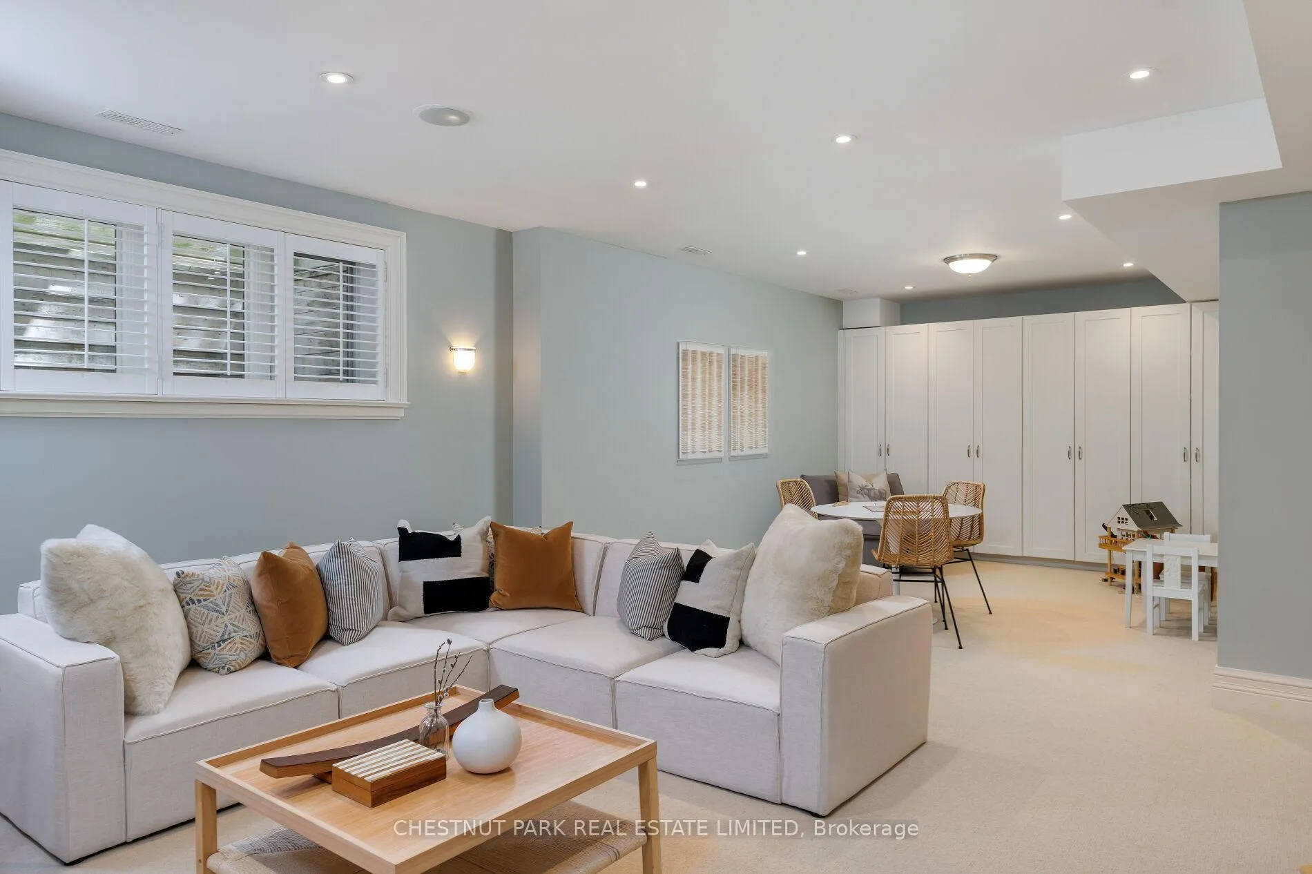 Photo 39 of 7 Strathgowan Crescent, Toronto, Lawrence Park South — HOMEH