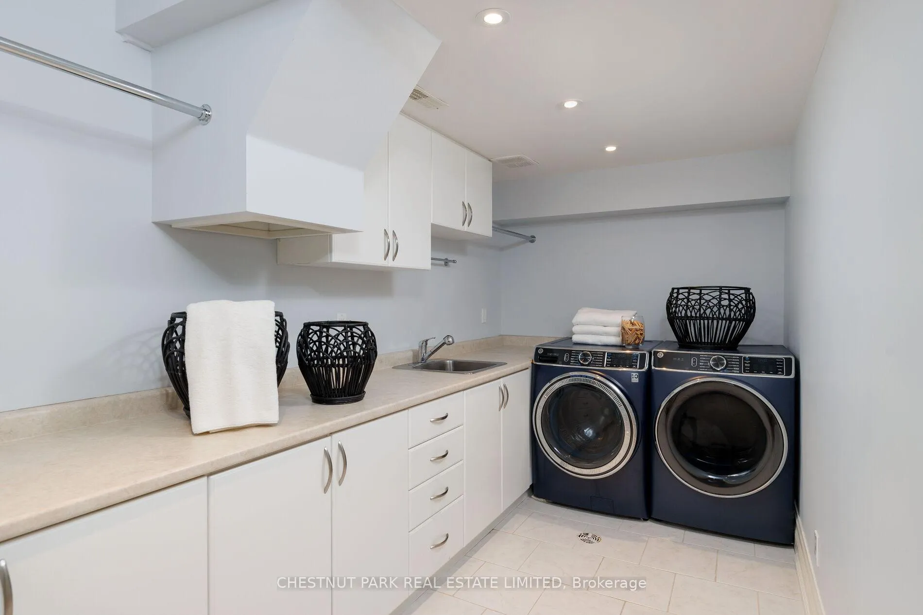 Photo 44 of 7 Strathgowan Crescent, Toronto, Lawrence Park South — HOMEH