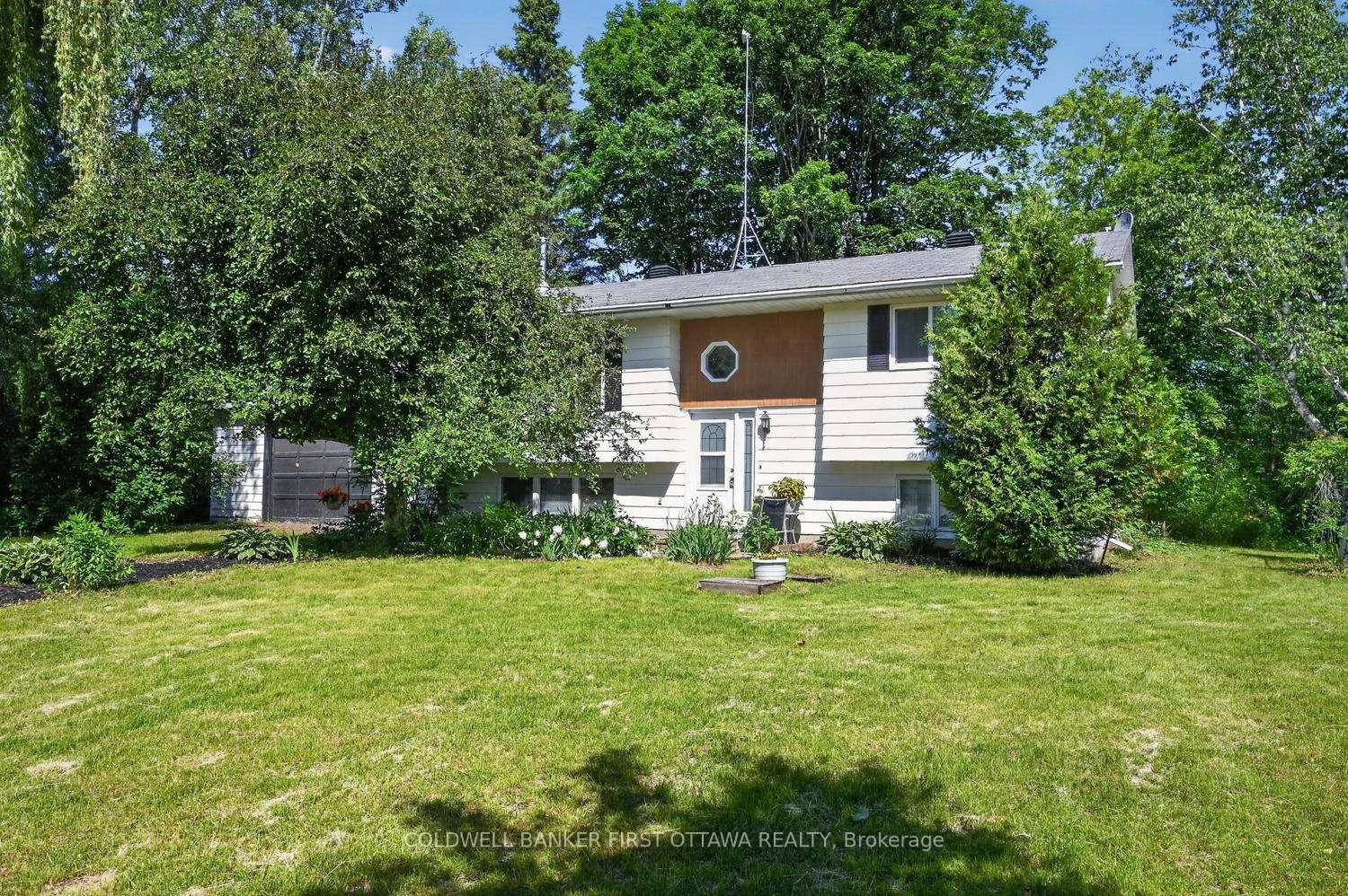 Photo 2 of 8715 Copeland Road, Ottawa, Btwn Franktown Rd. & Fallowfield Rd. — HOMEH