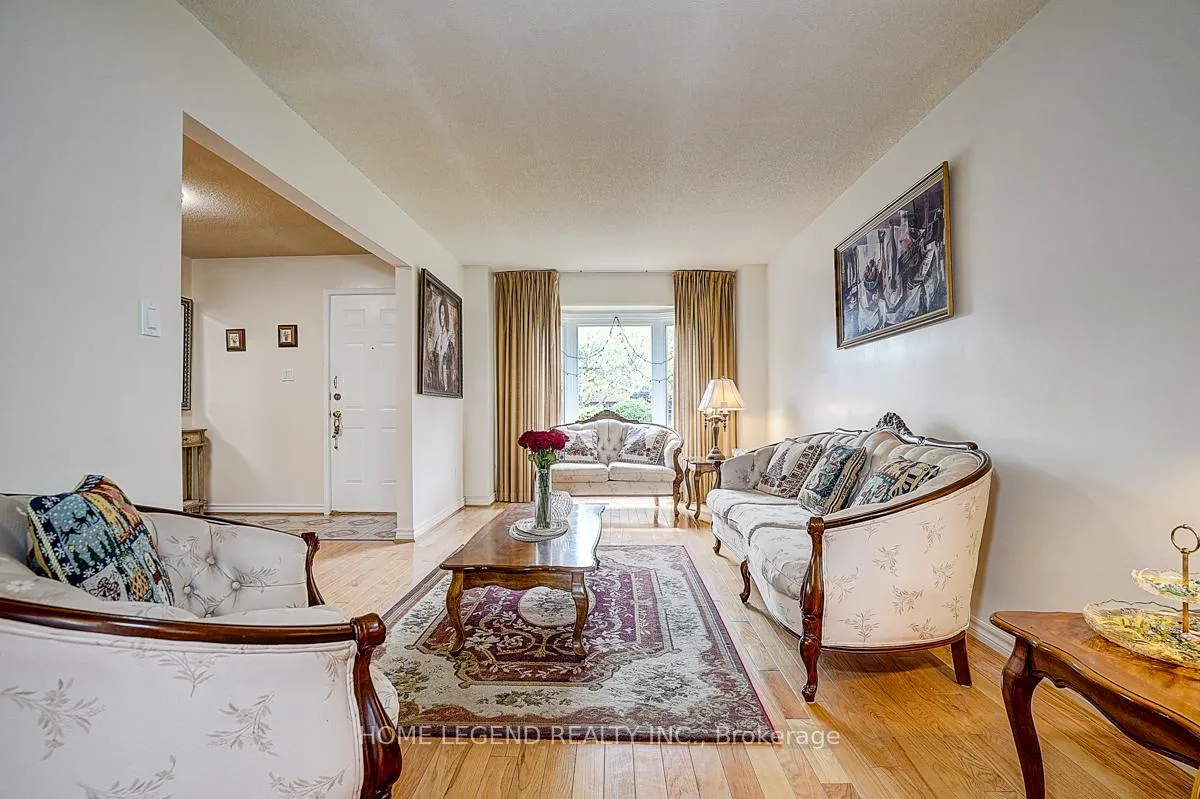 Photo 8 of 142 Highgate Drive, Markham, Milliken Mills West — HOMEH
