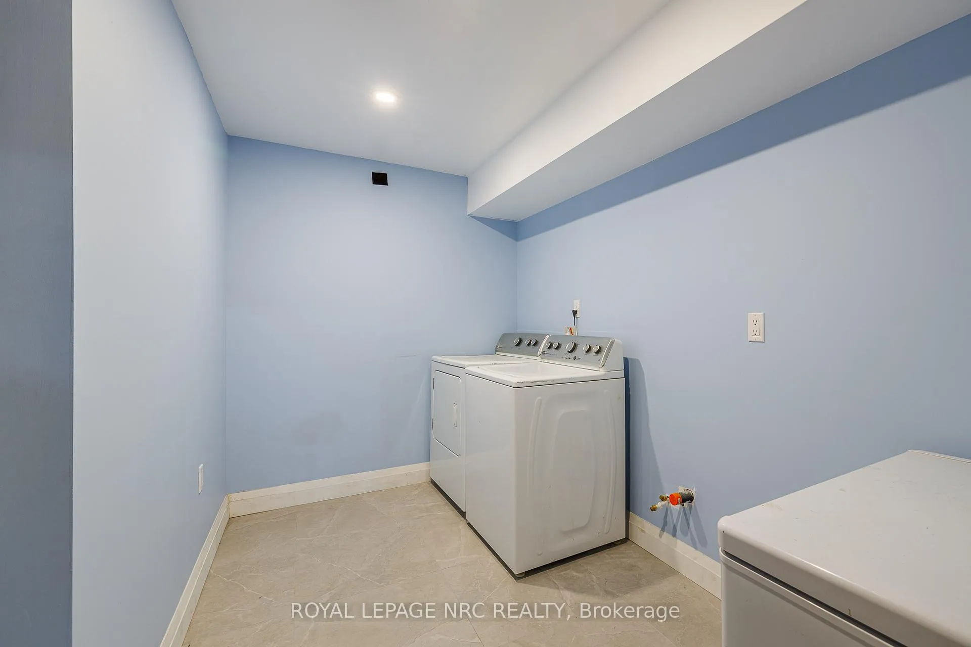 Photo 31 of 106 Lewis Street, Welland, Lincoln/Crowland — HOMEH