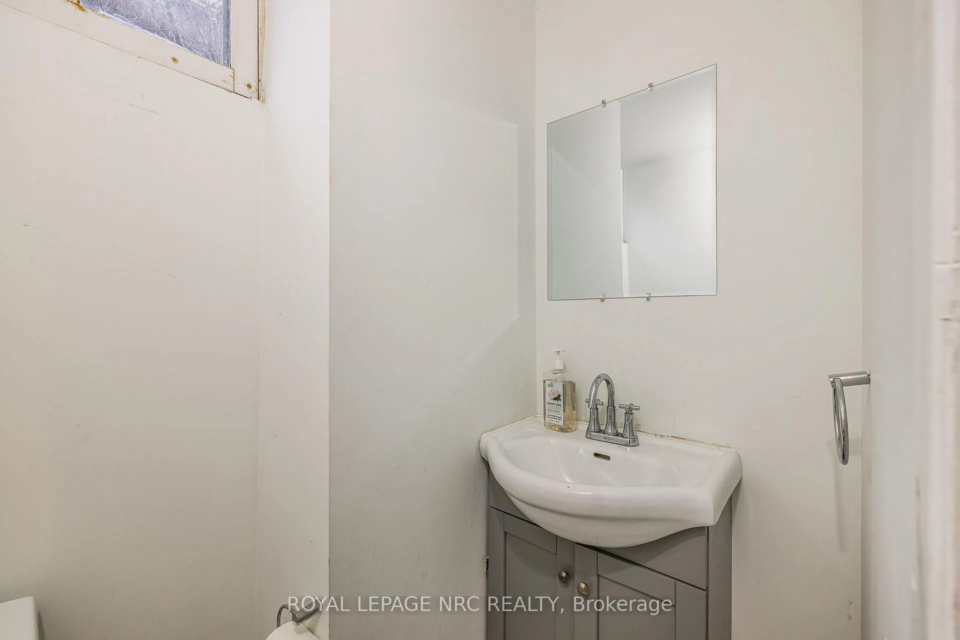 Photo 32 of 106 Lewis Street, Welland, Lincoln/Crowland — HOMEH