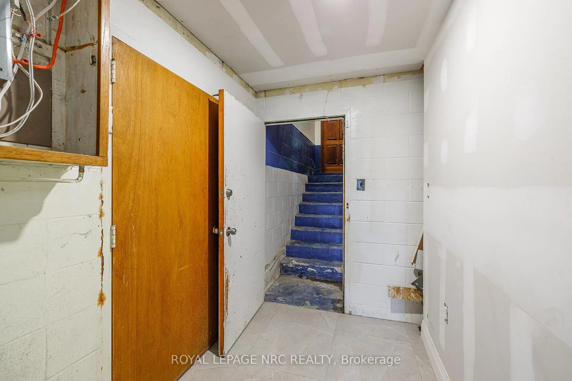 Photo 35 of 106 Lewis Street, Welland, Lincoln/Crowland — HOMEH