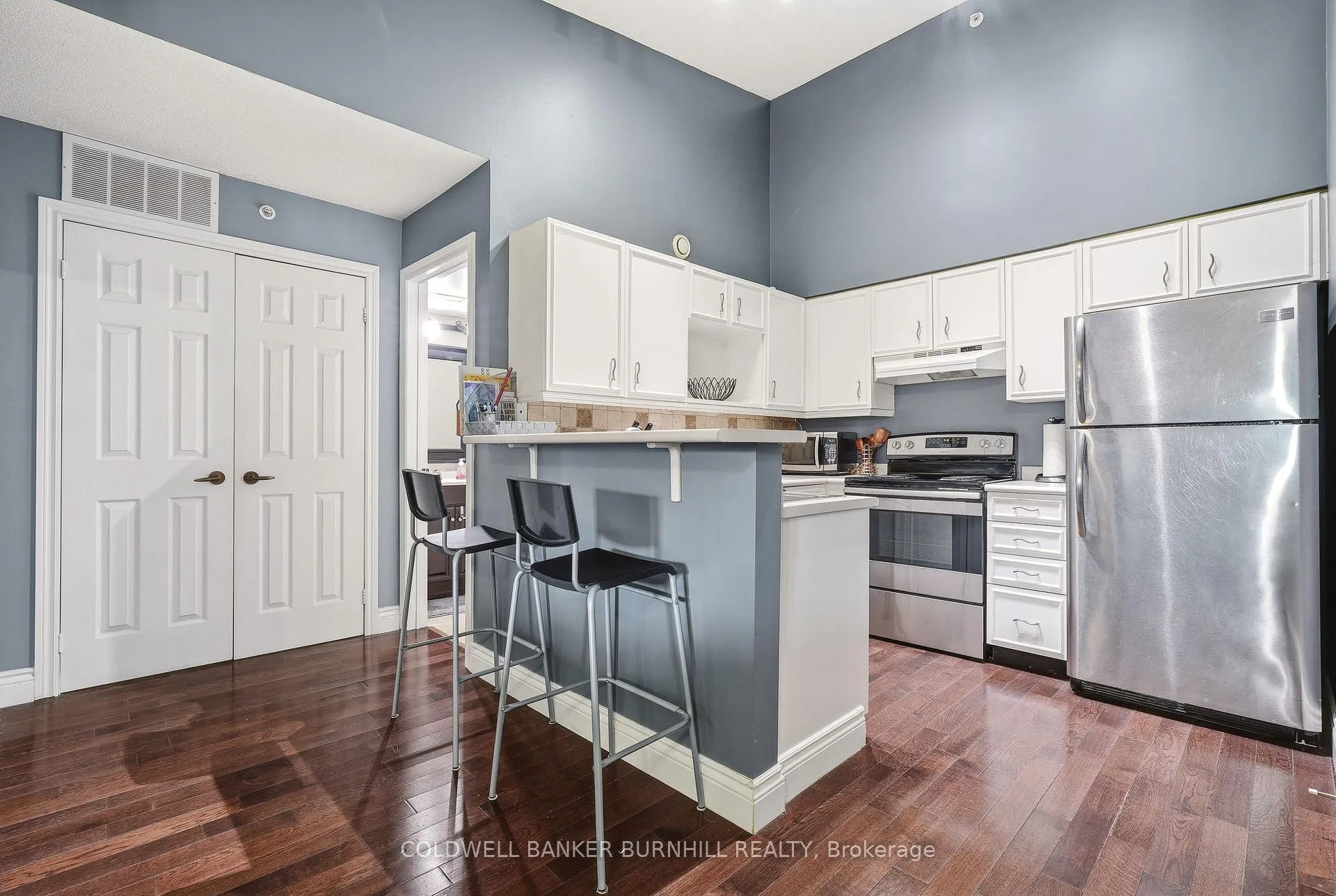 Photo 4 of Unit 406, 4005 Kilmer Drive, Burlington, Tansley — HOMEH