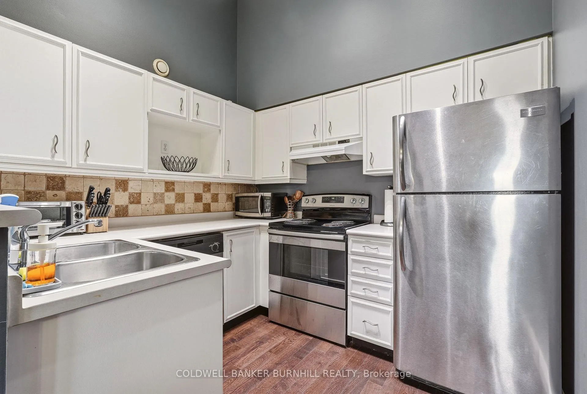 Photo 5 of Unit 406, 4005 Kilmer Drive, Burlington, Tansley — HOMEH