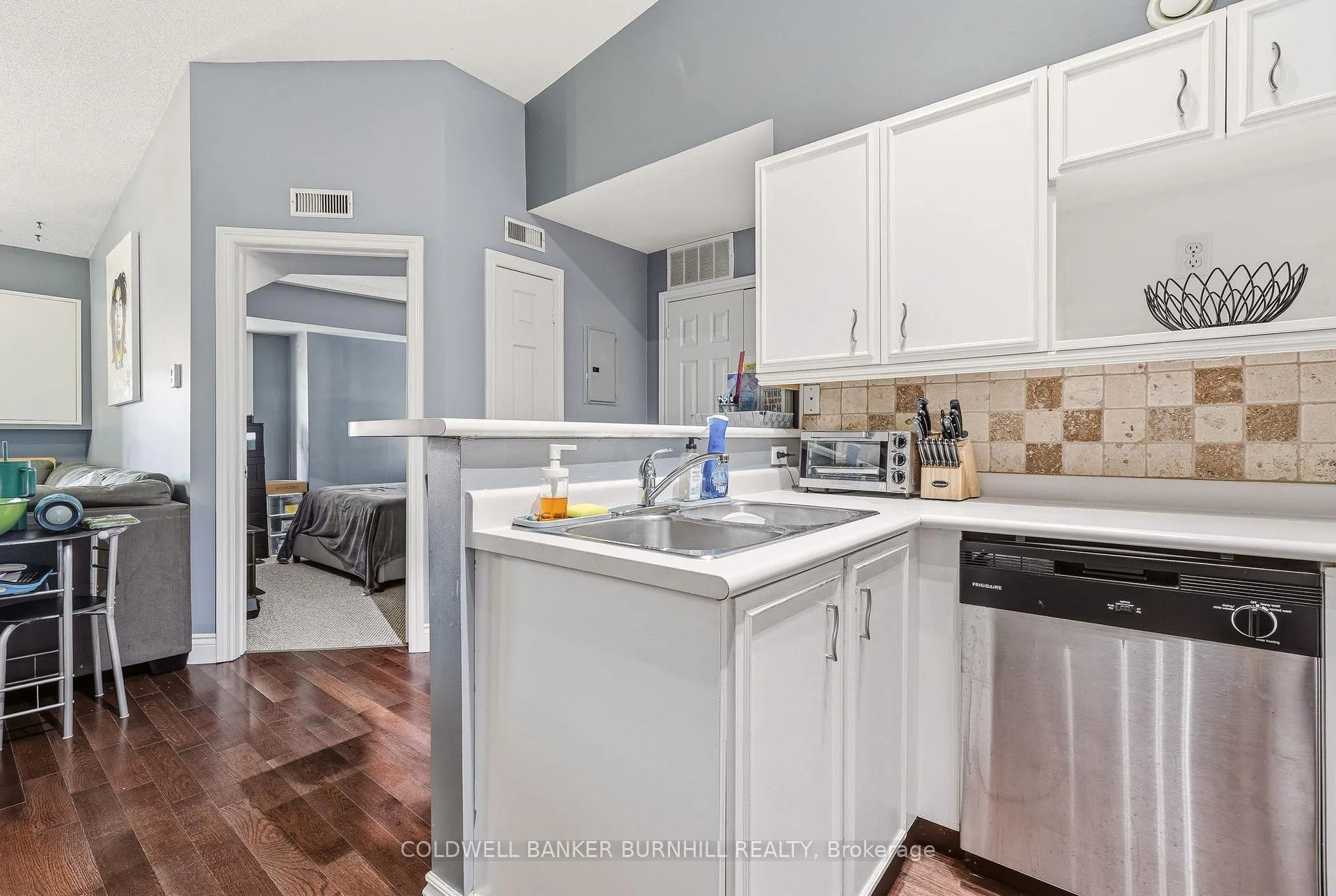 Photo 7 of Unit 406, 4005 Kilmer Drive, Burlington, Tansley — HOMEH