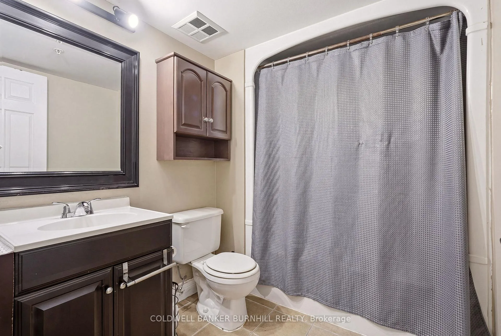 Photo 11 of Unit 406, 4005 Kilmer Drive, Burlington, Tansley — HOMEH