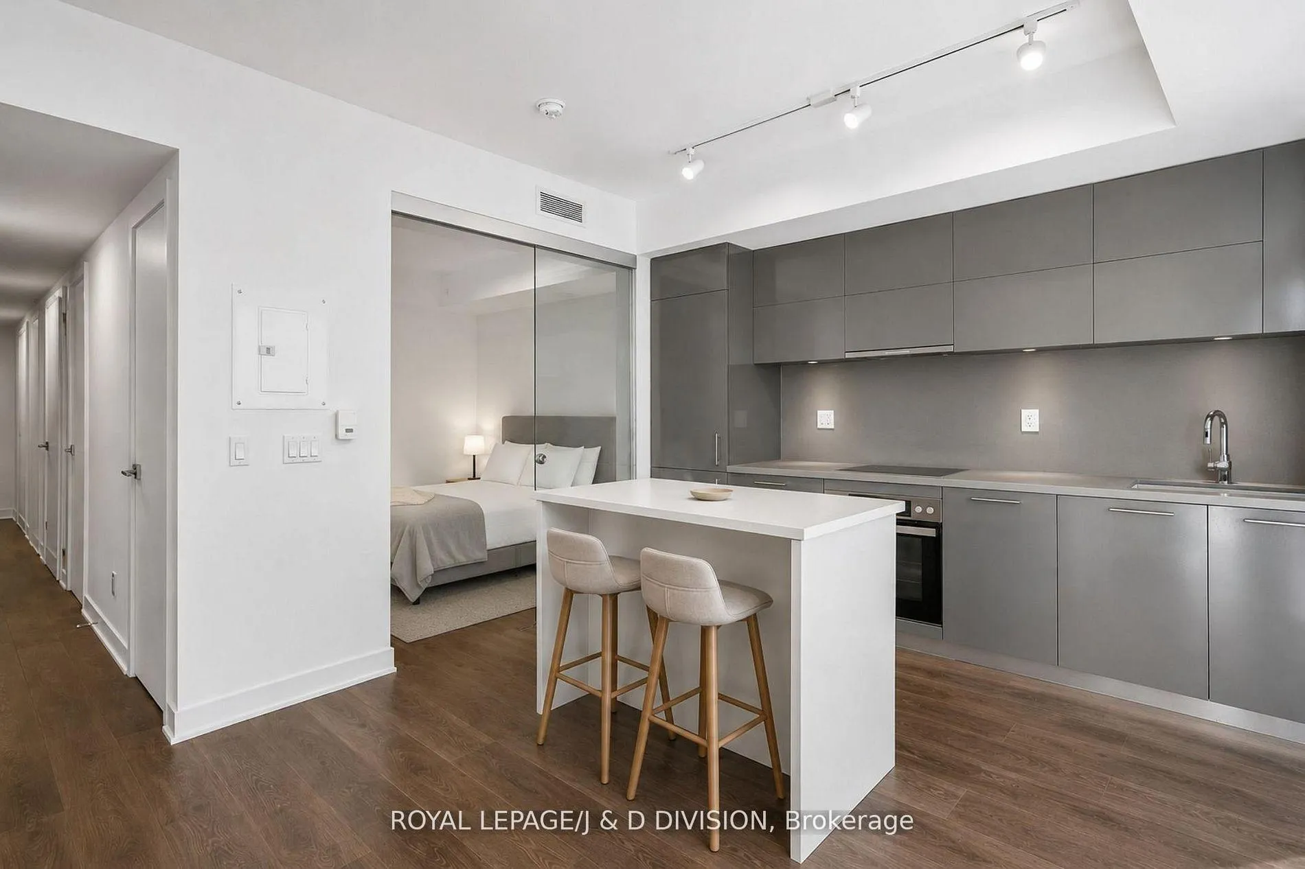 Photo 2 of Unit 1705, 188 Cumberland Street, Toronto, The Annex — HOMEH