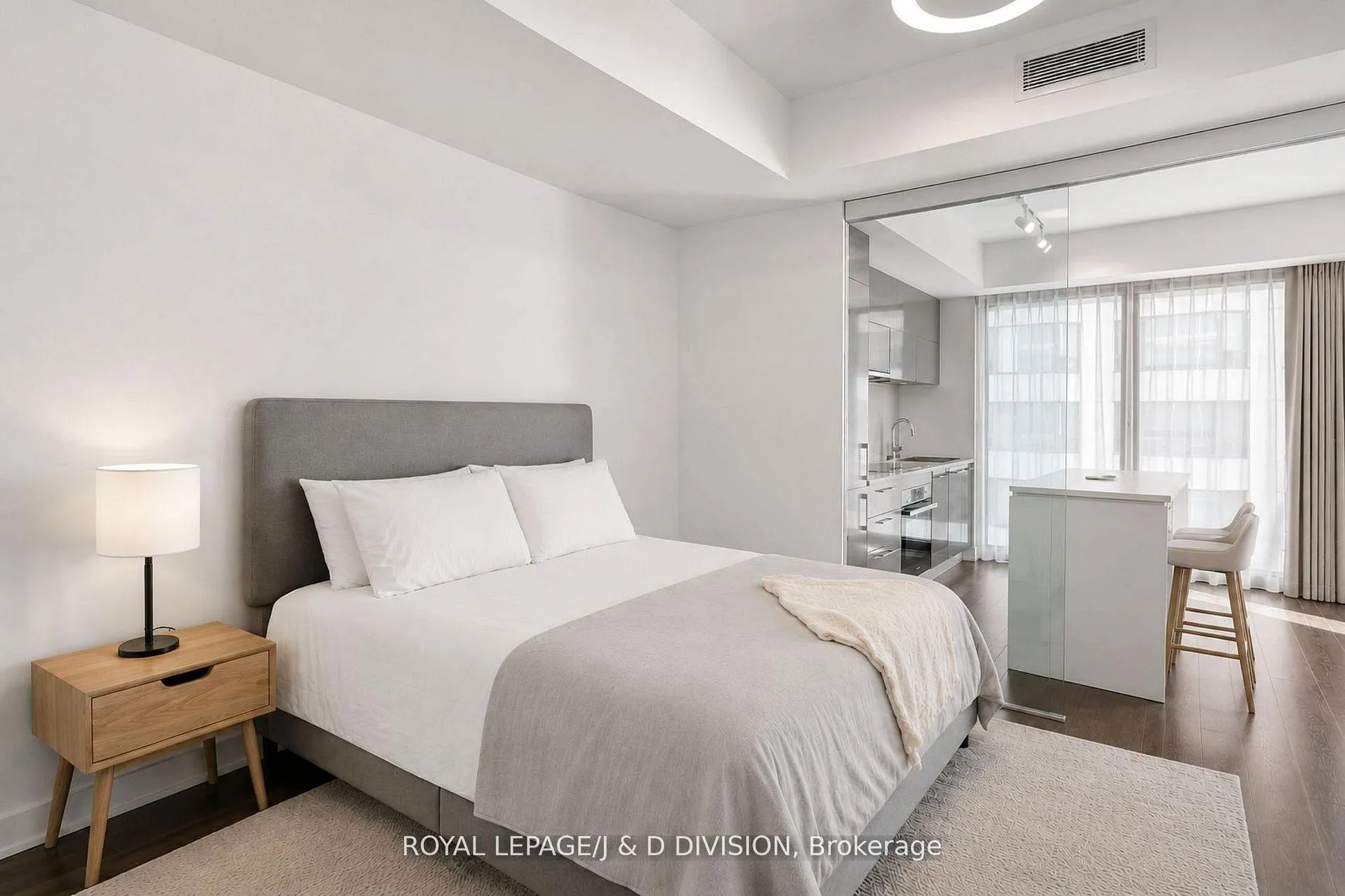 Photo 6 of Unit 1705, 188 Cumberland Street, Toronto, The Annex — HOMEH
