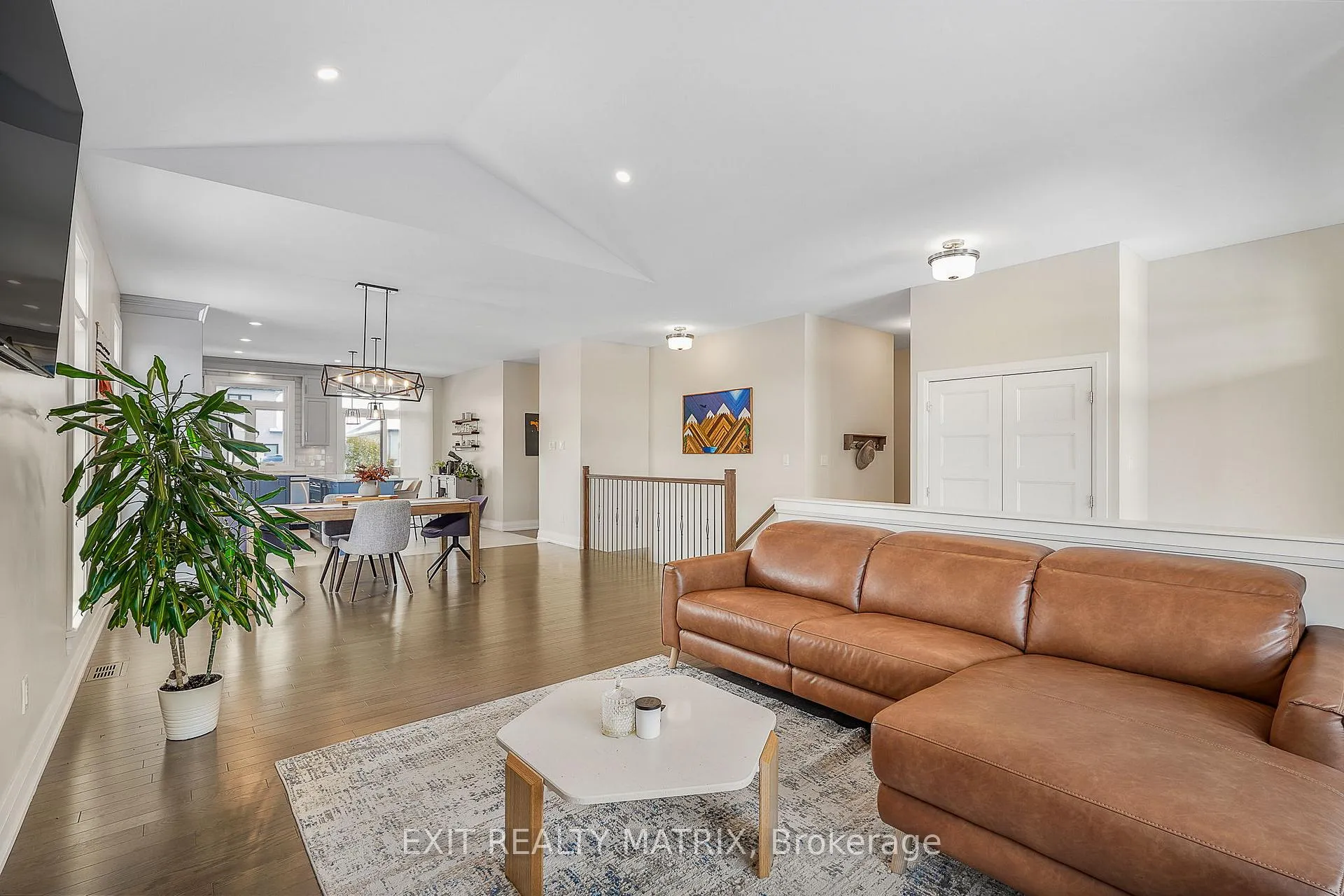 Photo 7 of 128 Lyon Street, Russell, Embrun — HOMEH