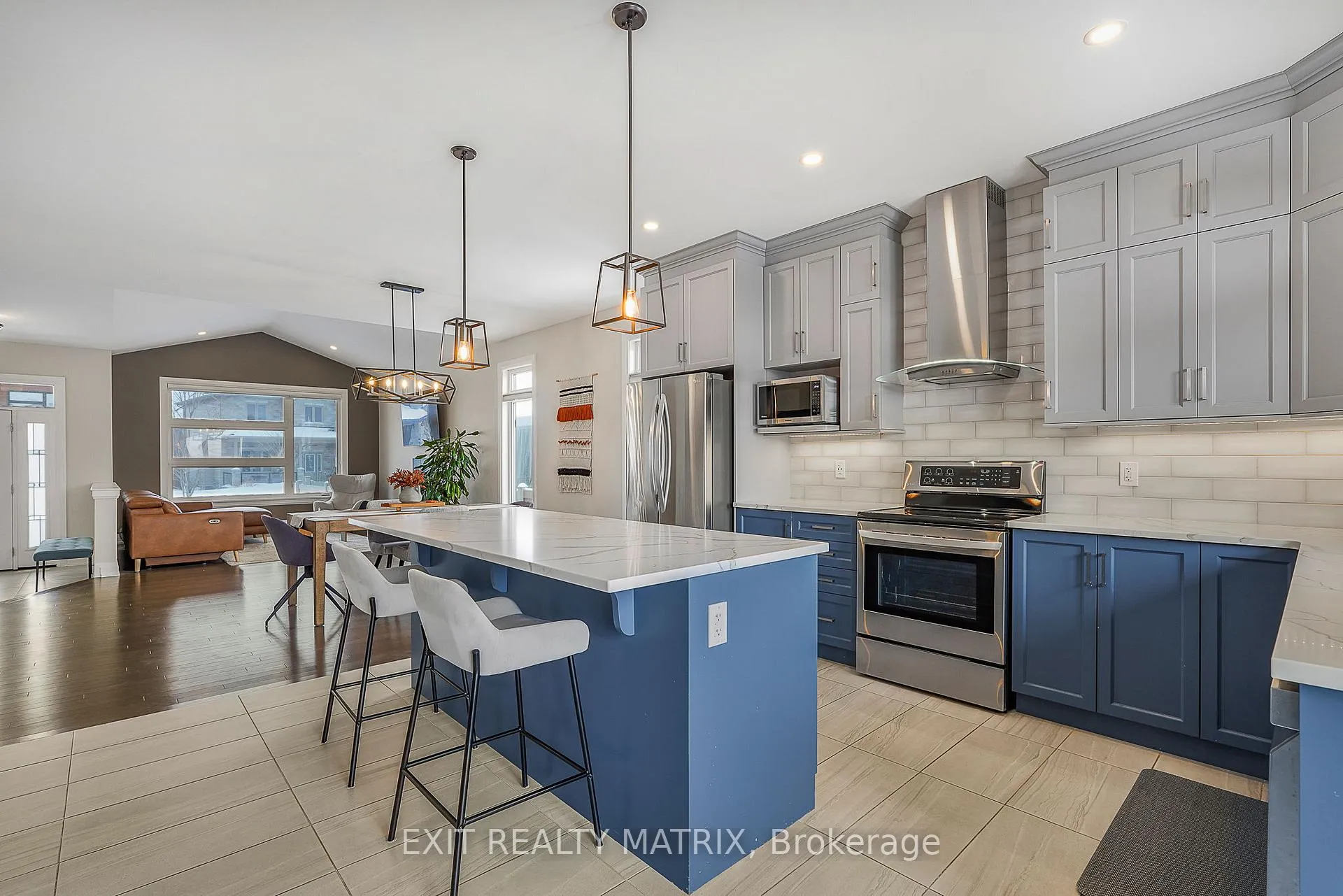Photo 14 of 128 Lyon Street, Russell, Embrun — HOMEH