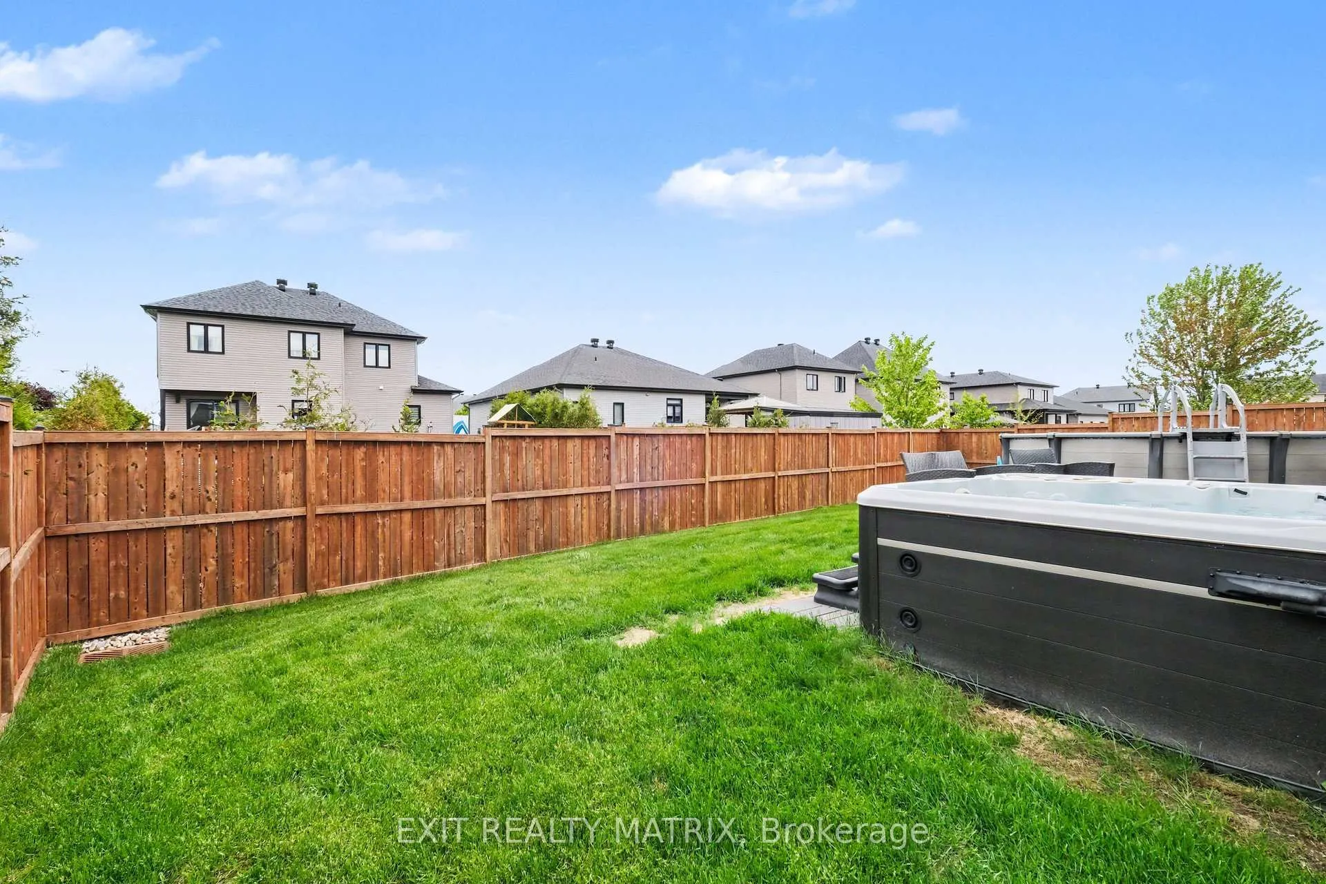 Photo 30 of 128 Lyon Street, Russell, Embrun — HOMEH