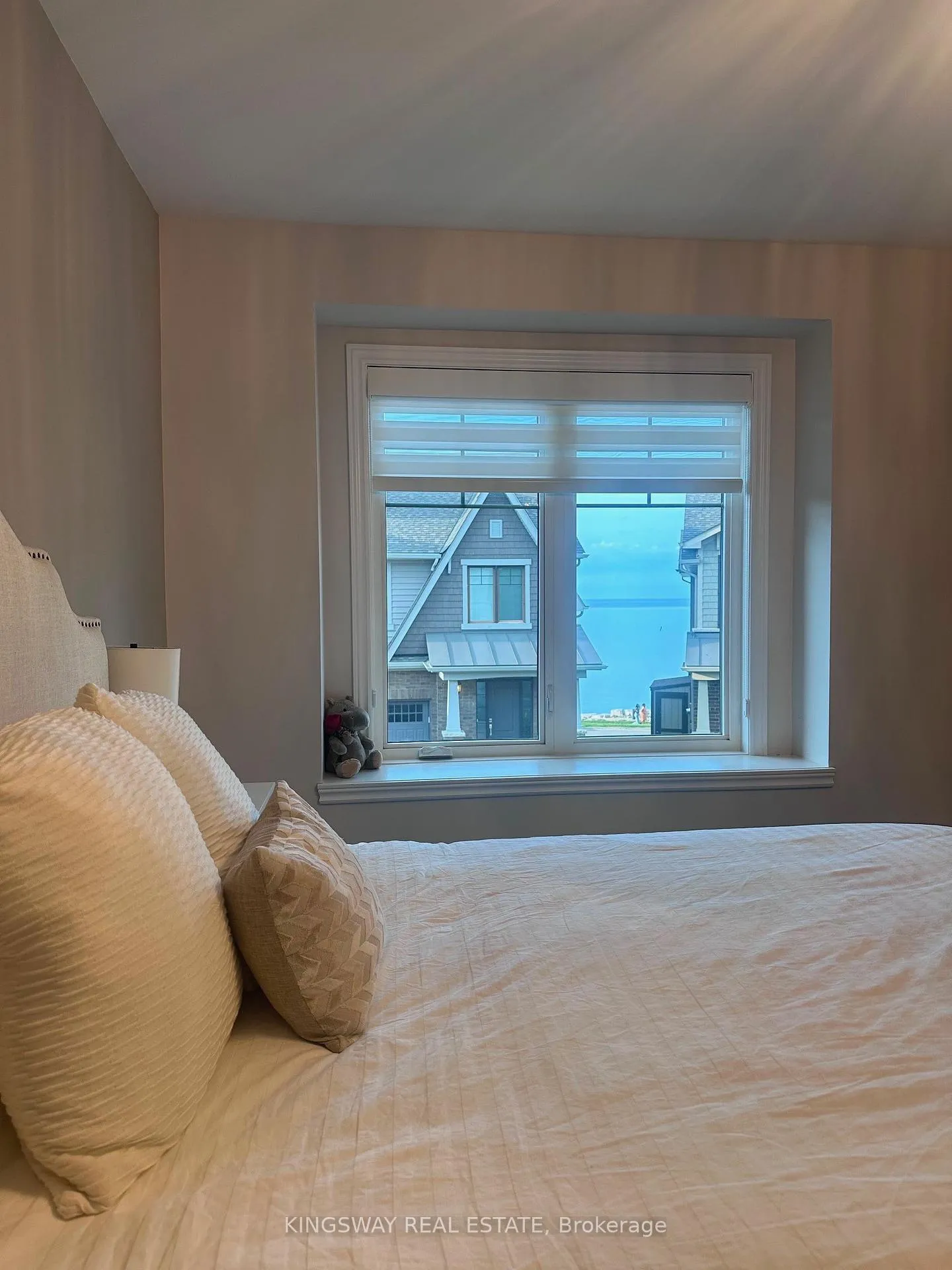 Photo 20 of 49 Waterview Lane, Grimsby, Grimsby Beach — HOMEH