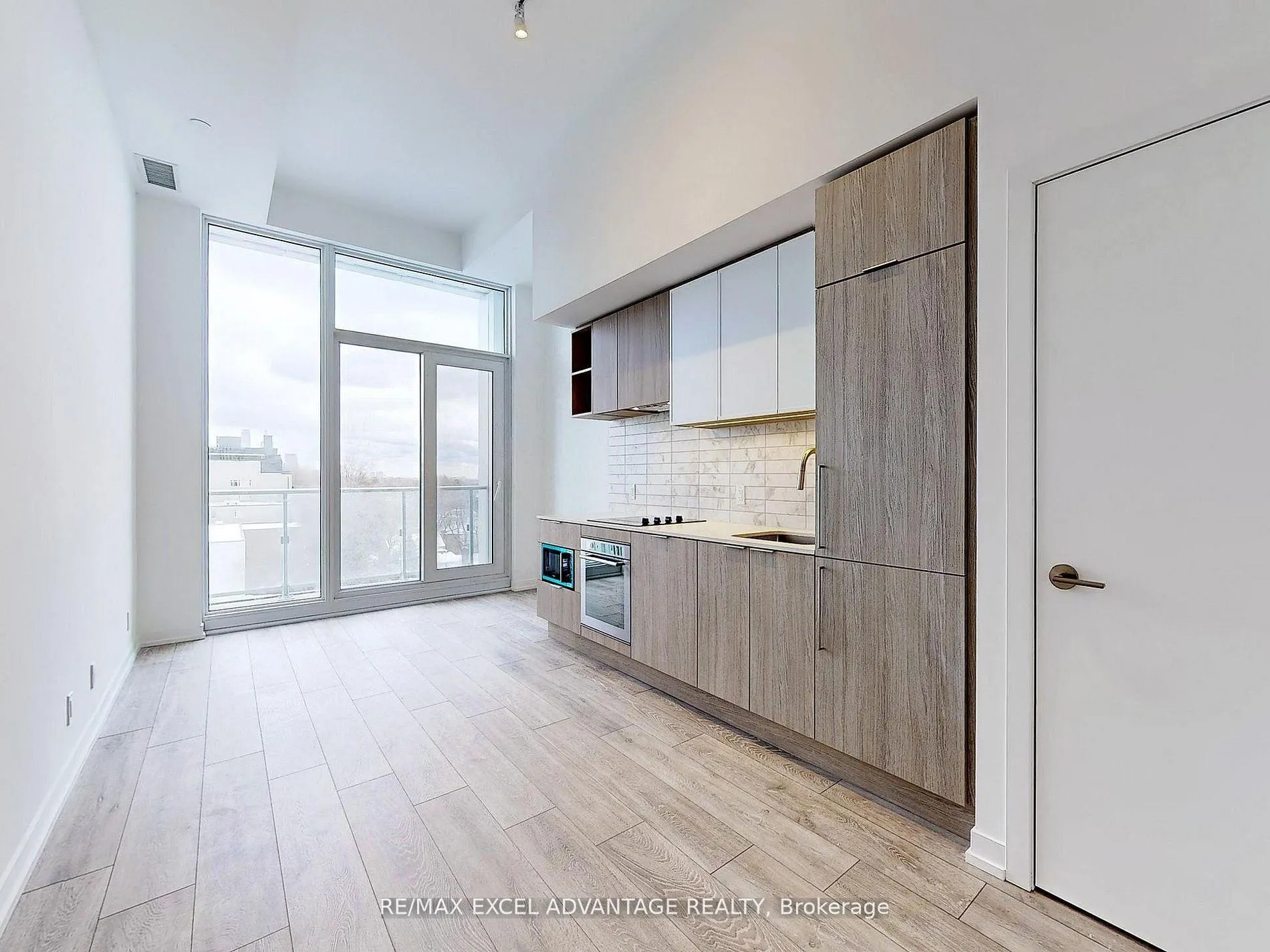 Photo 4 of Unit 1012, 2020 Bathurst Street, Toronto, Humewood-Cedarvale — HOMEH