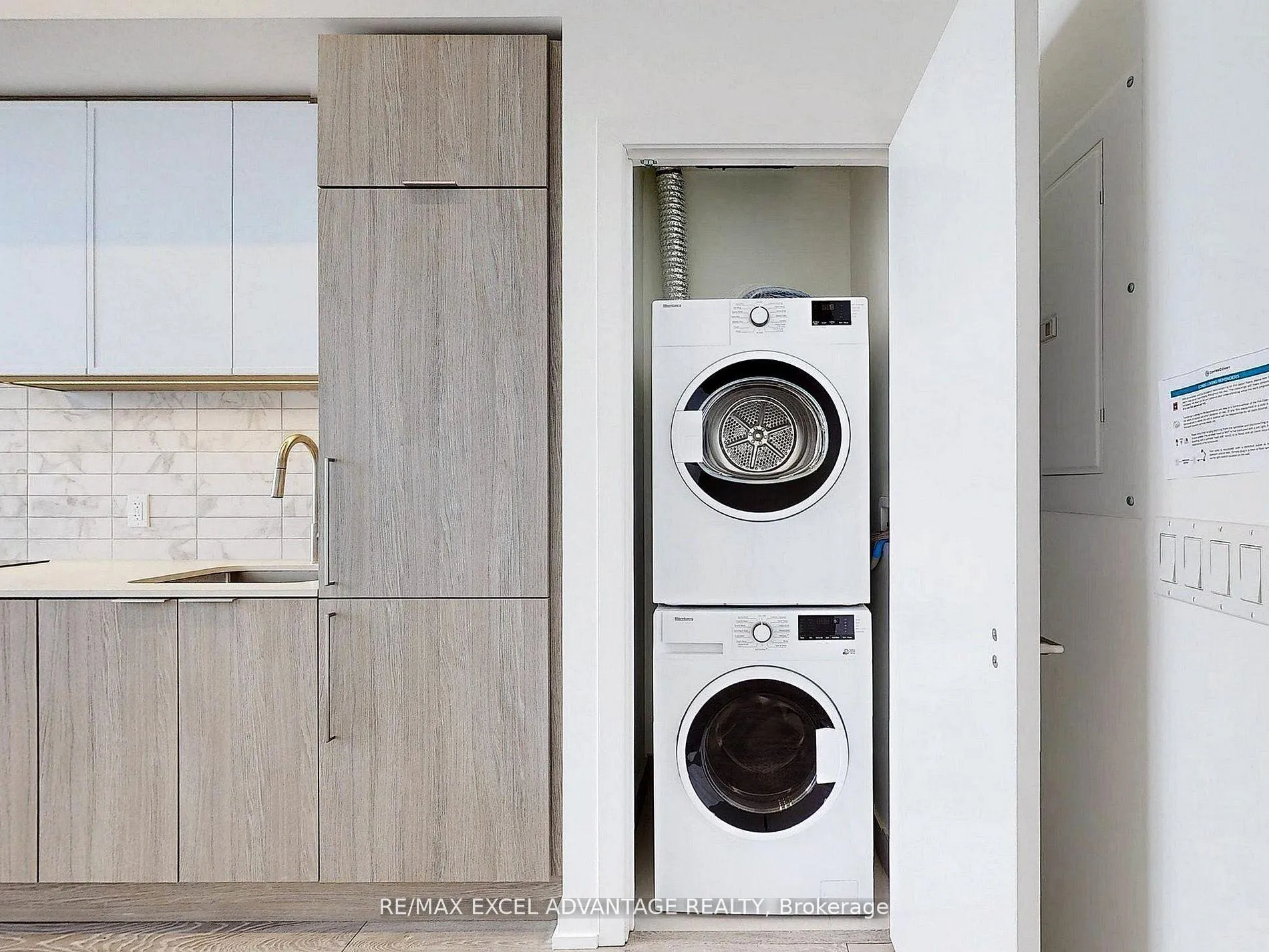 Photo 10 of Unit 1012, 2020 Bathurst Street, Toronto, Humewood-Cedarvale — HOMEH